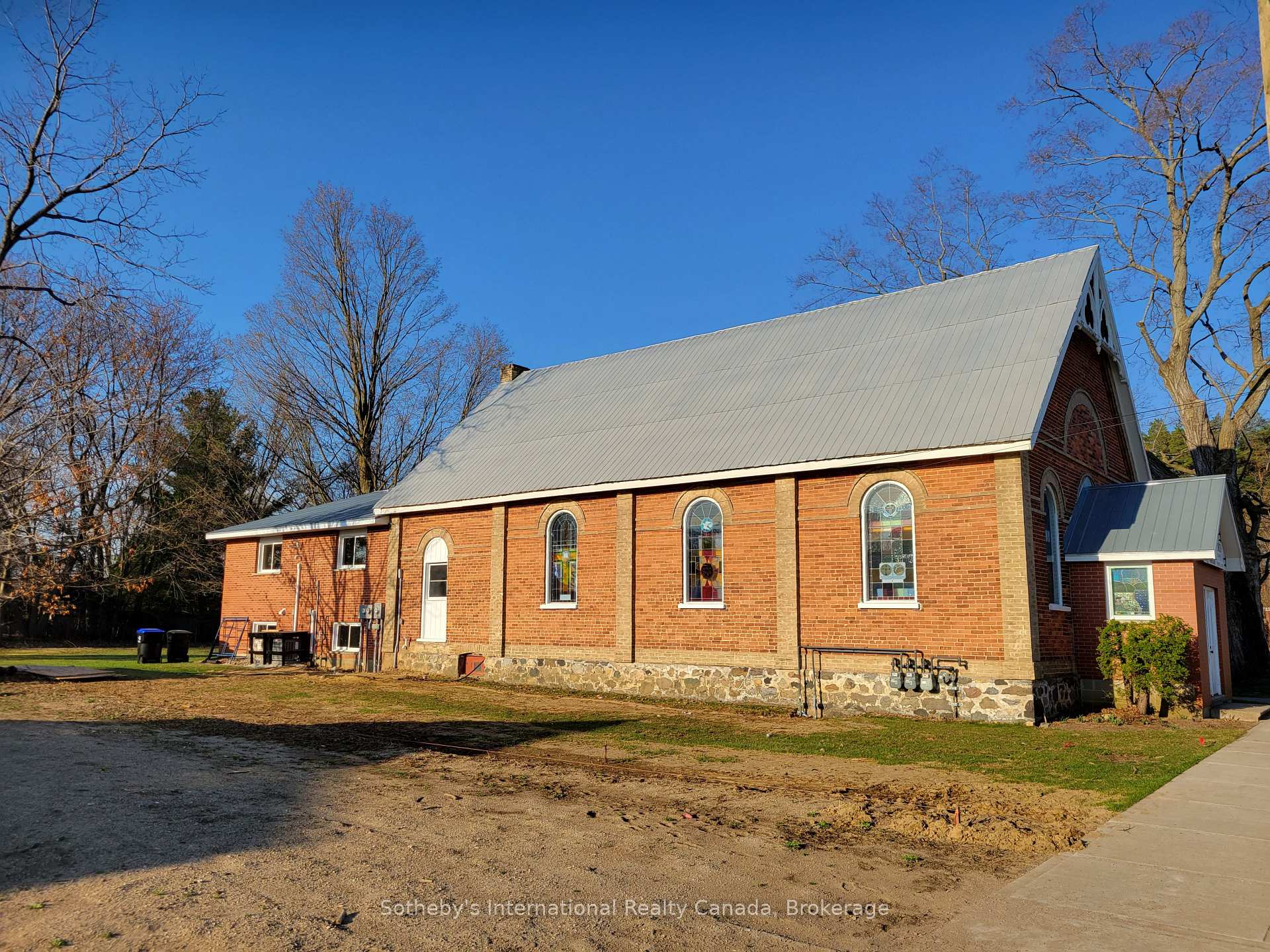 Photo 2 of Unit A, 22 Melville Street, Clearview, Nottawa — HOMEH