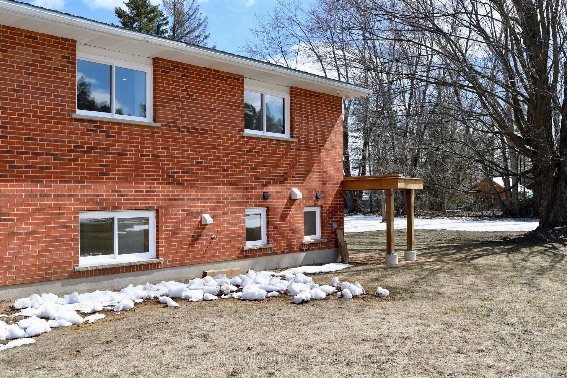 Photo 6 of Unit A, 22 Melville Street, Clearview, Nottawa — HOMEH