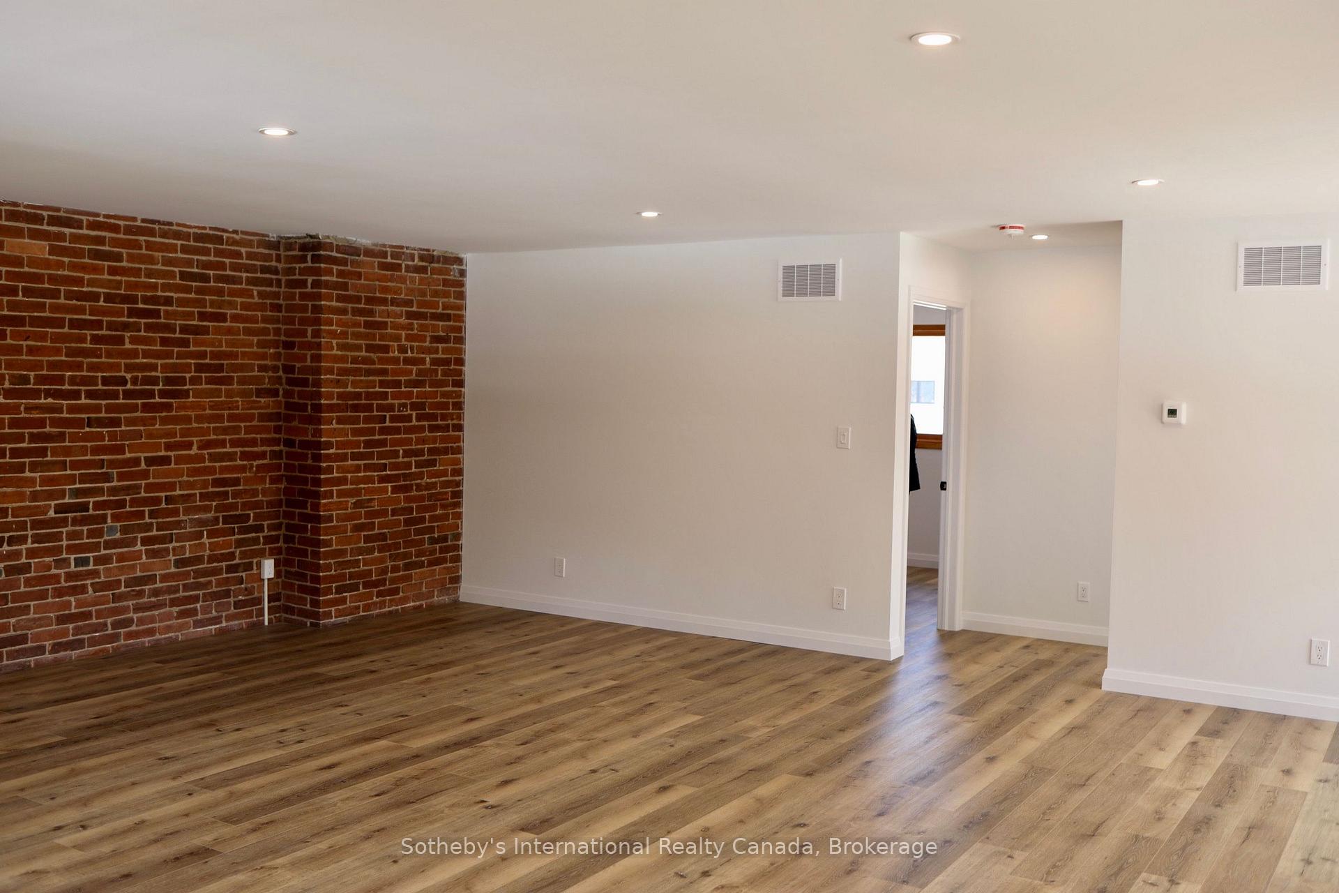 Photo 10 of Unit A, 22 Melville Street, Clearview, Nottawa — HOMEH