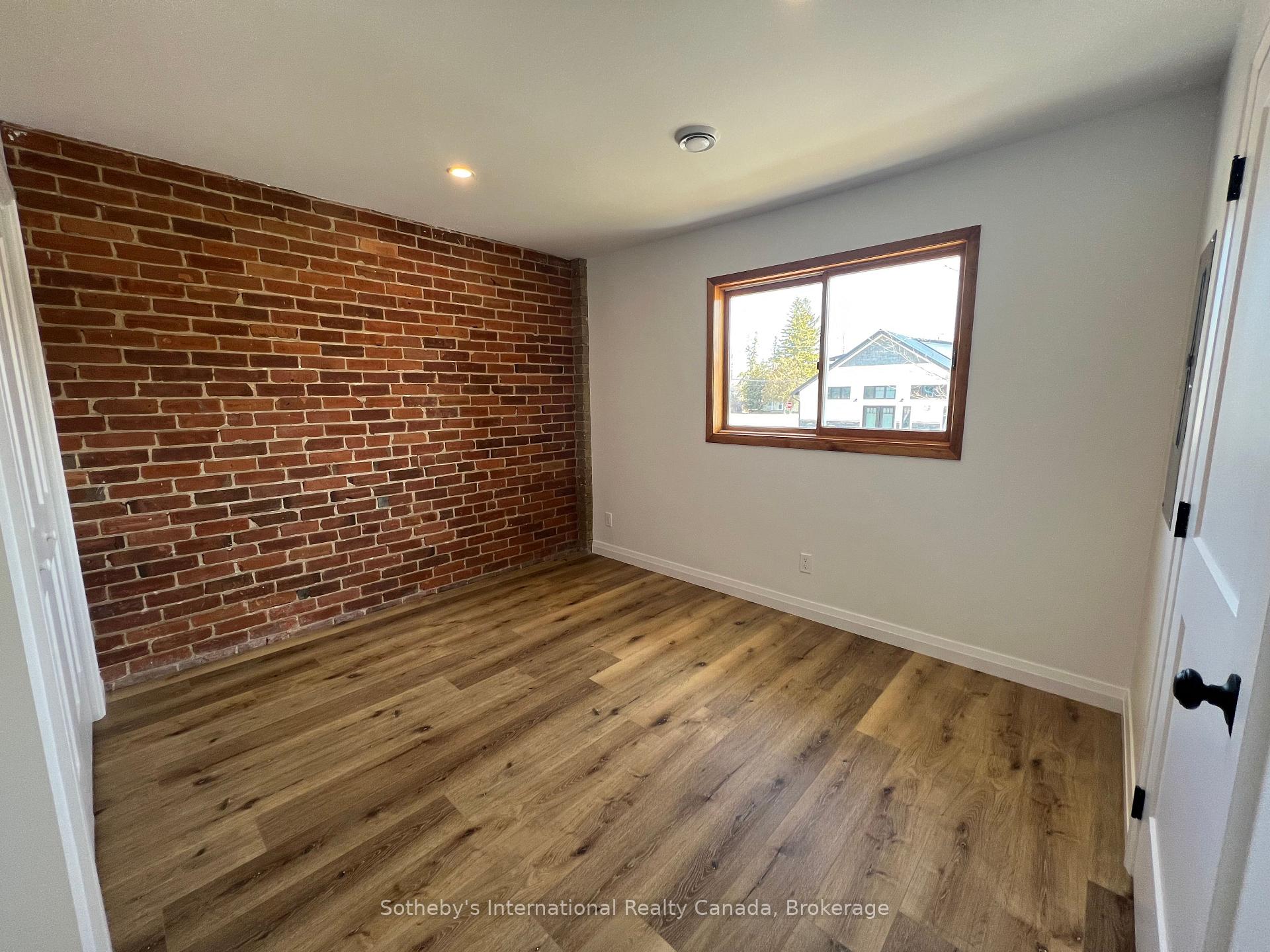 Photo 12 of Unit A, 22 Melville Street, Clearview, Nottawa — HOMEH