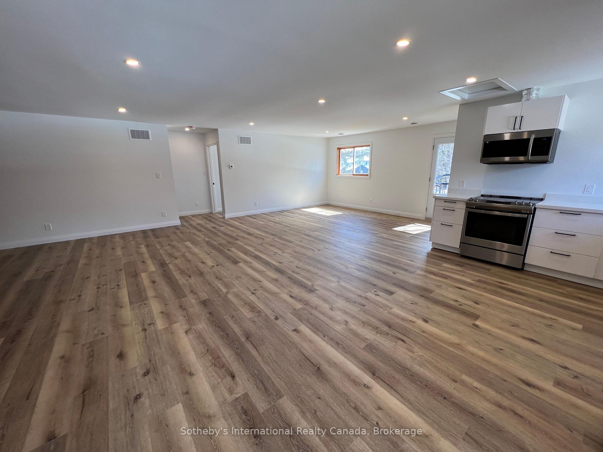 Photo 15 of Unit A, 22 Melville Street, Clearview, Nottawa — HOMEH