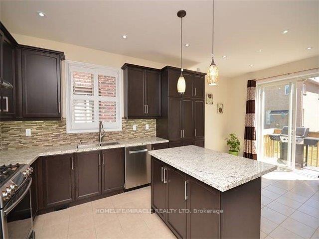 Photo 7 of 19 Lisson Crescent, Brampton, Credit Valley — HOMEH