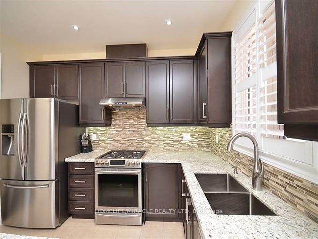 Photo 8 of 19 Lisson Crescent, Brampton, Credit Valley — HOMEH