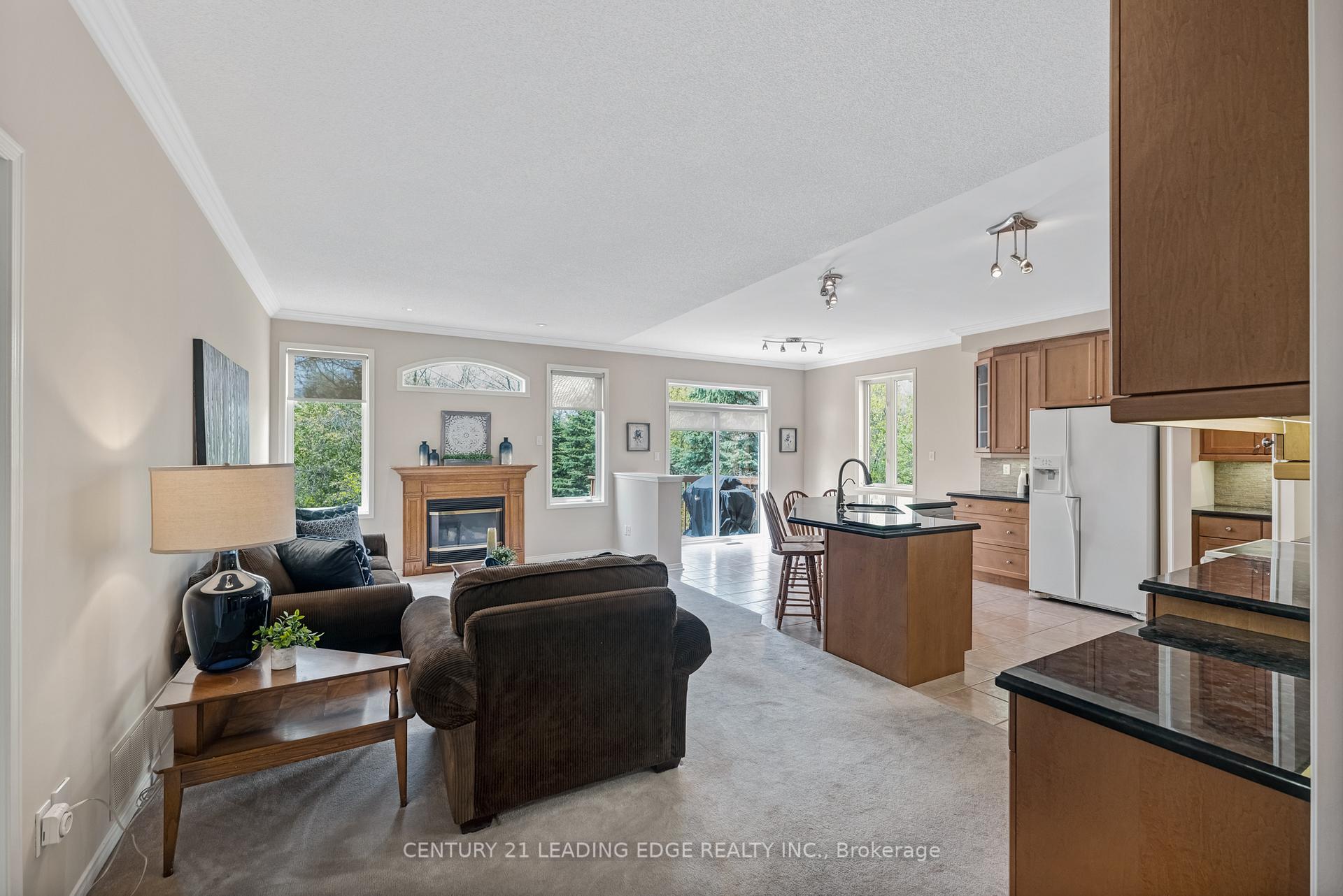 Photo 3 of 50 Button Crescent, Uxbridge — HOMEH