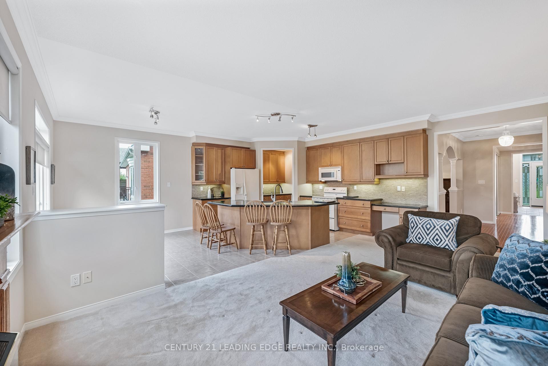 Photo 4 of 50 Button Crescent, Uxbridge — HOMEH