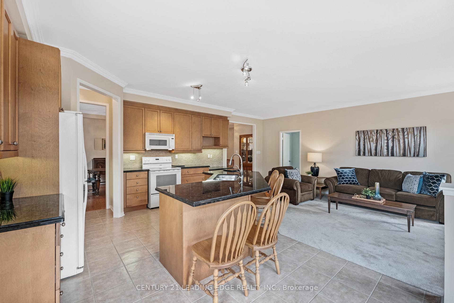 Photo 5 of 50 Button Crescent, Uxbridge — HOMEH