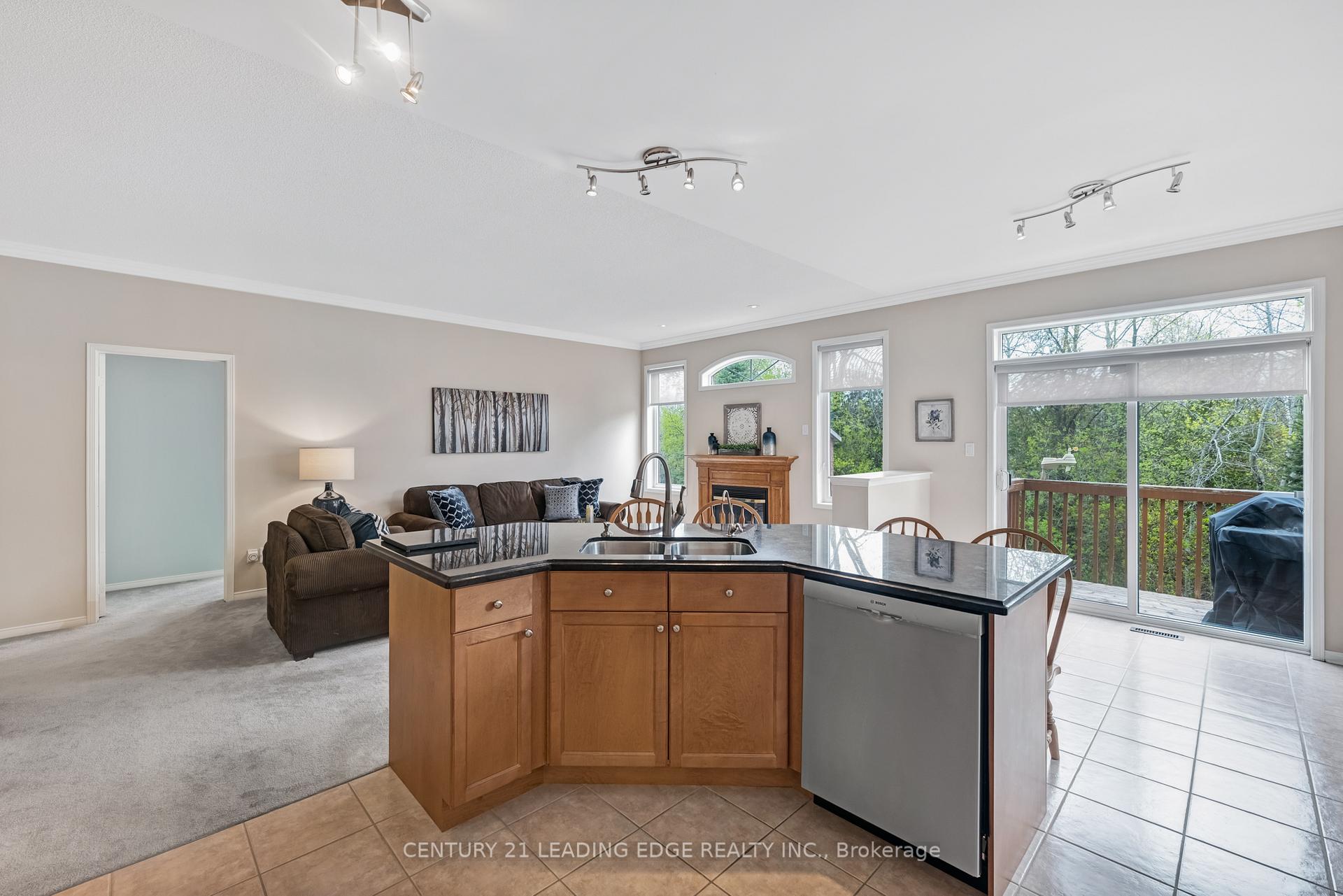 Photo 6 of 50 Button Crescent, Uxbridge — HOMEH
