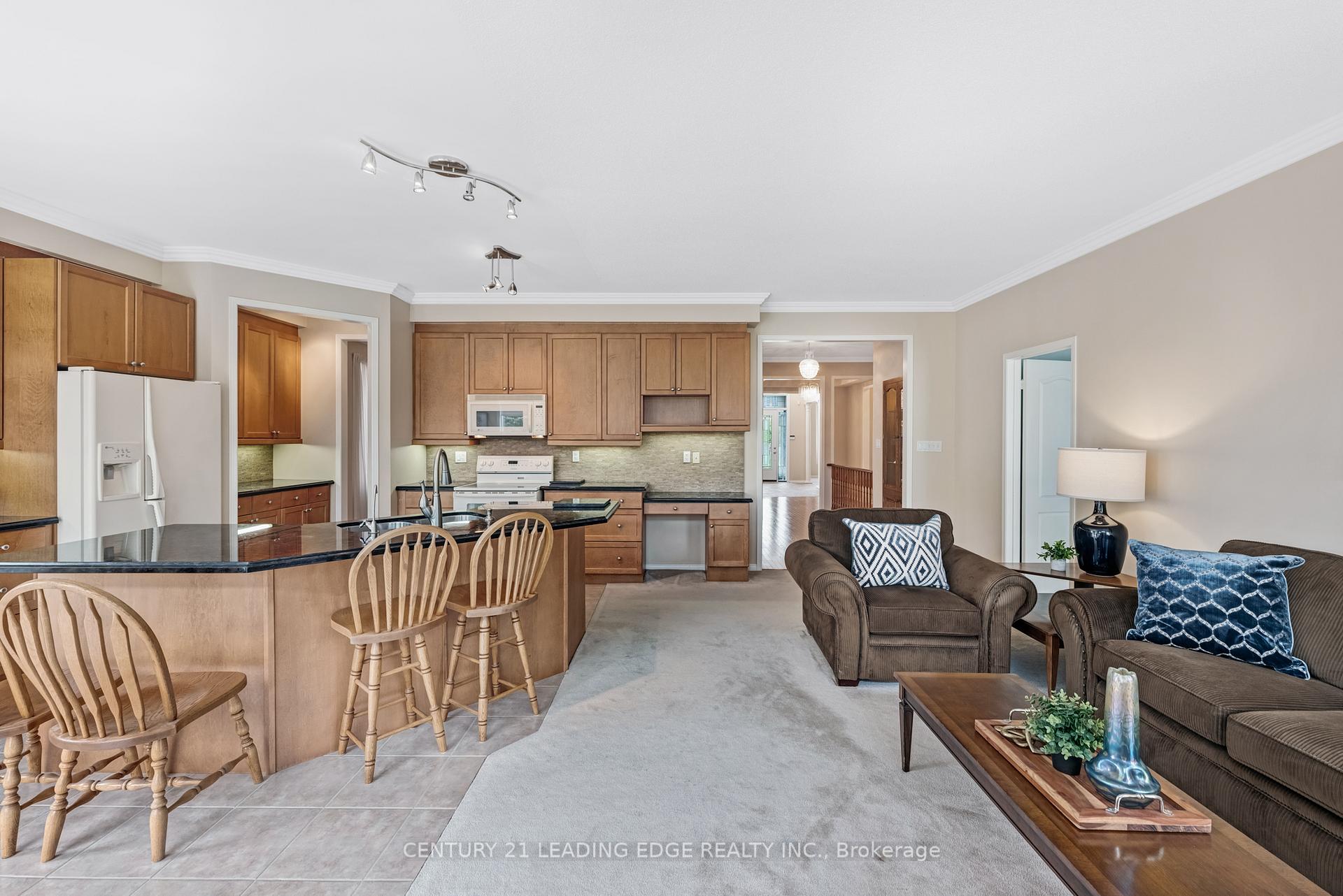 Photo 7 of 50 Button Crescent, Uxbridge — HOMEH
