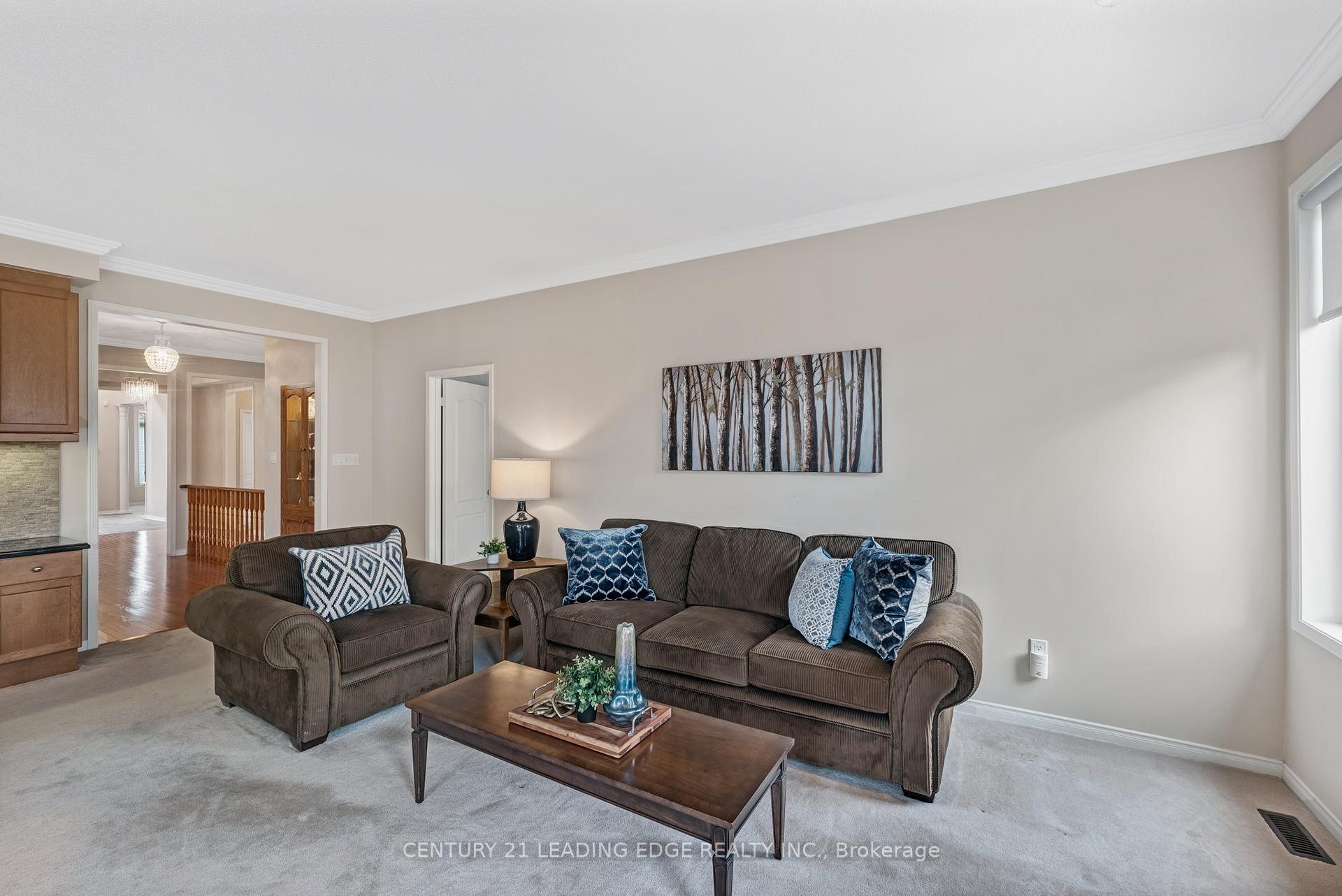 Photo 8 of 50 Button Crescent, Uxbridge — HOMEH