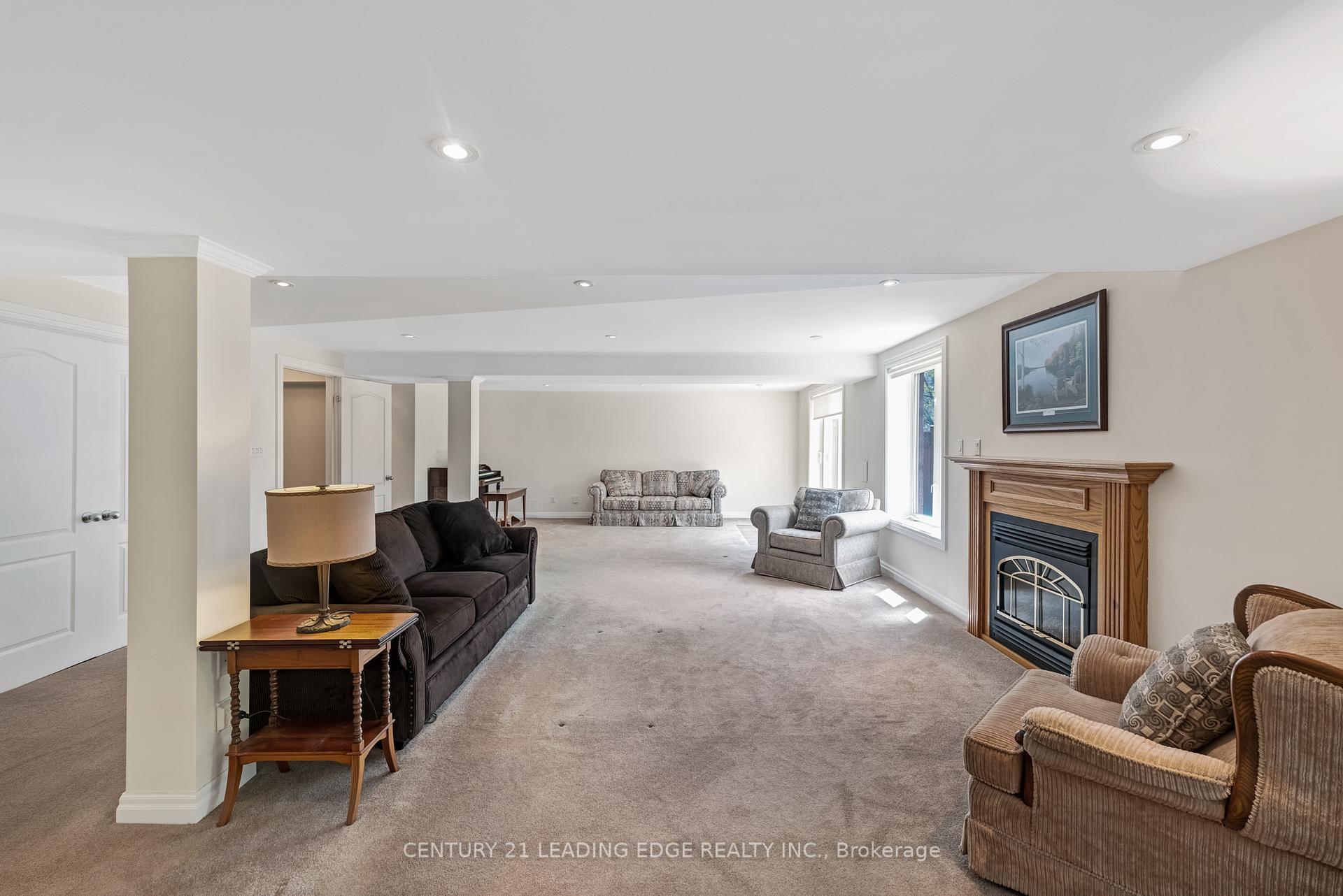Photo 18 of 50 Button Crescent, Uxbridge — HOMEH