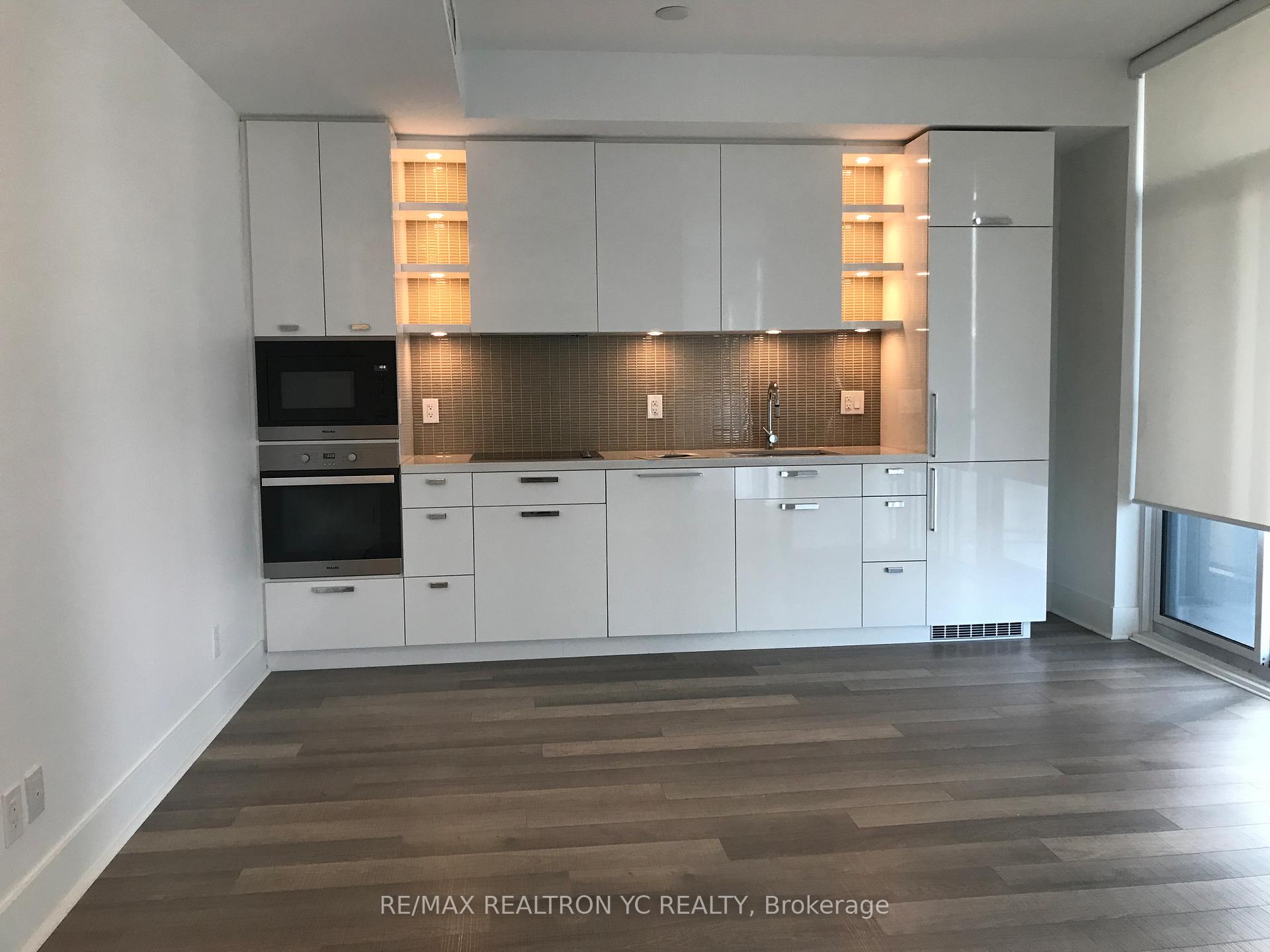 Photo 3 of Unit 1001, 32 Davenport Road, Toronto, The Annex — HOMEH