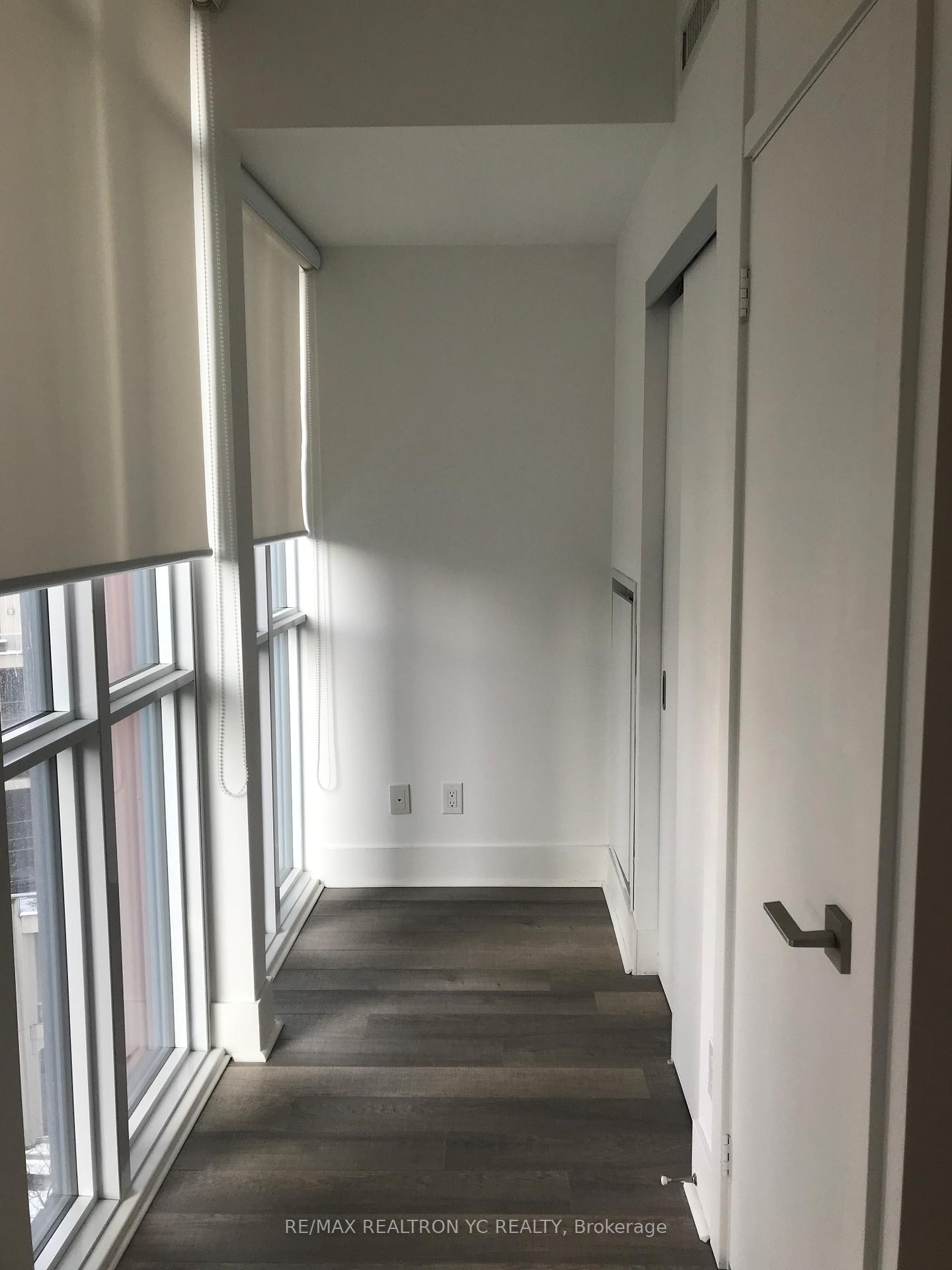 Photo 5 of Unit 1001, 32 Davenport Road, Toronto, The Annex — HOMEH