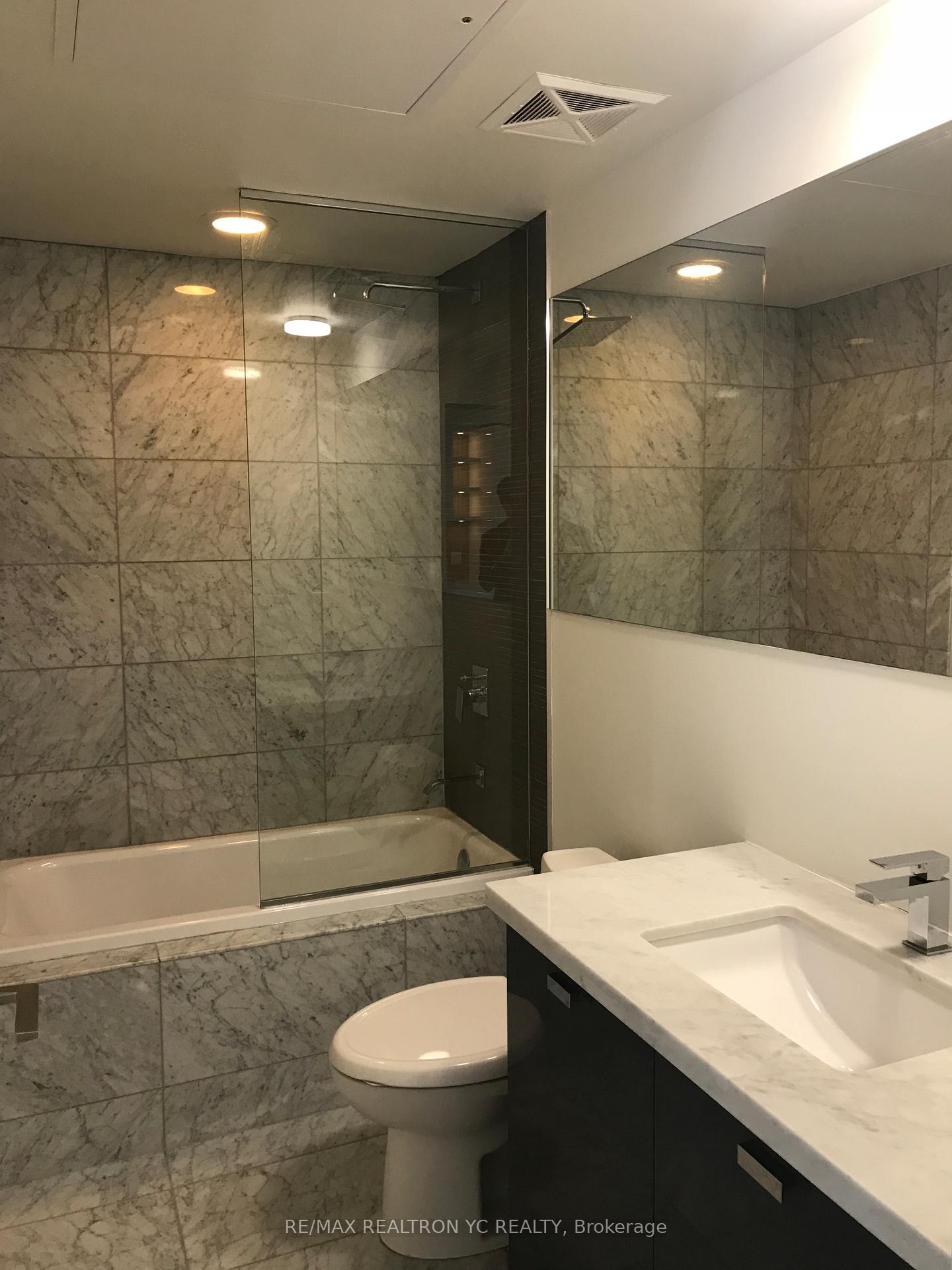 Photo 6 of Unit 1001, 32 Davenport Road, Toronto, The Annex — HOMEH
