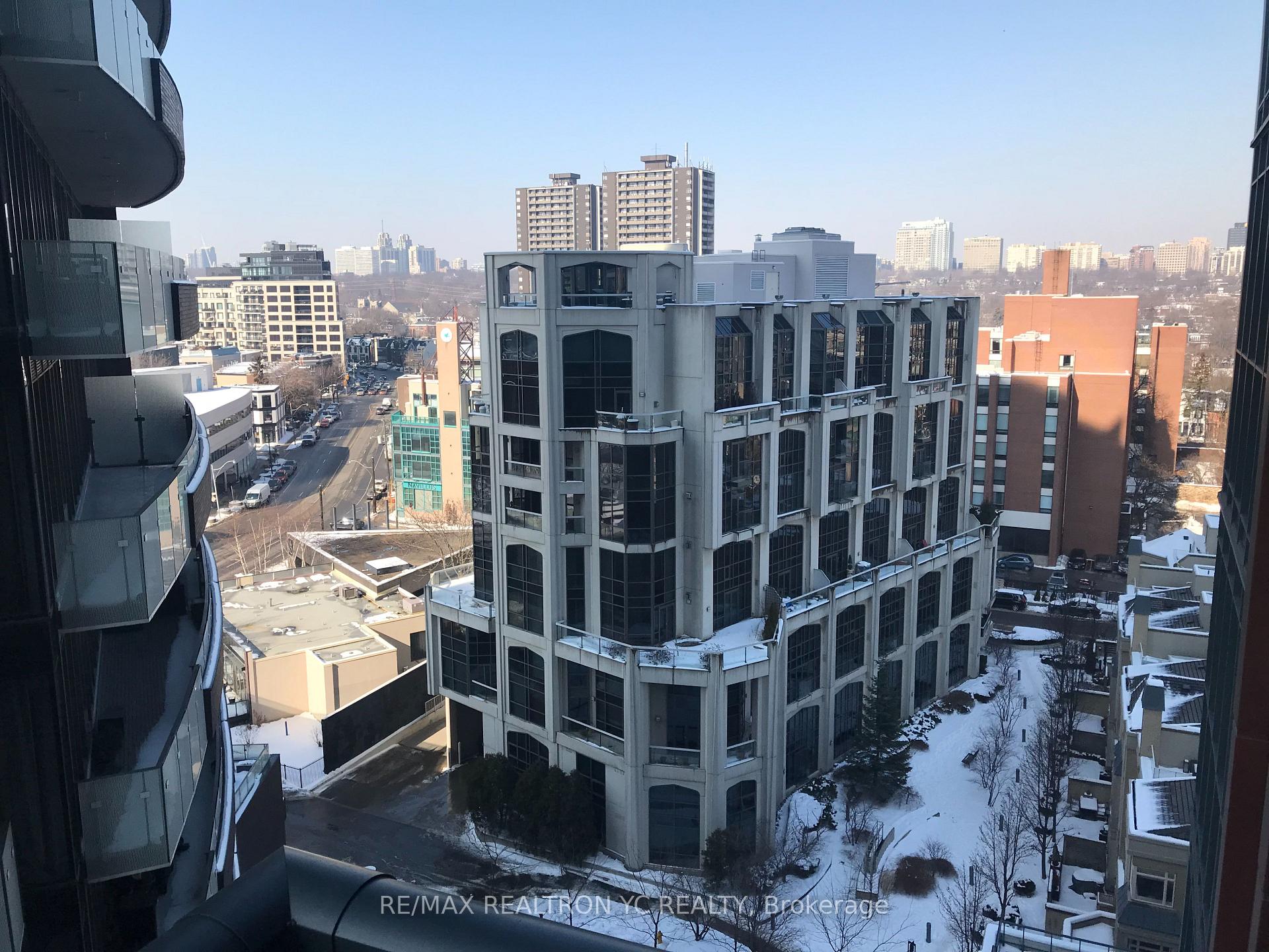 Photo 7 of Unit 1001, 32 Davenport Road, Toronto, The Annex — HOMEH