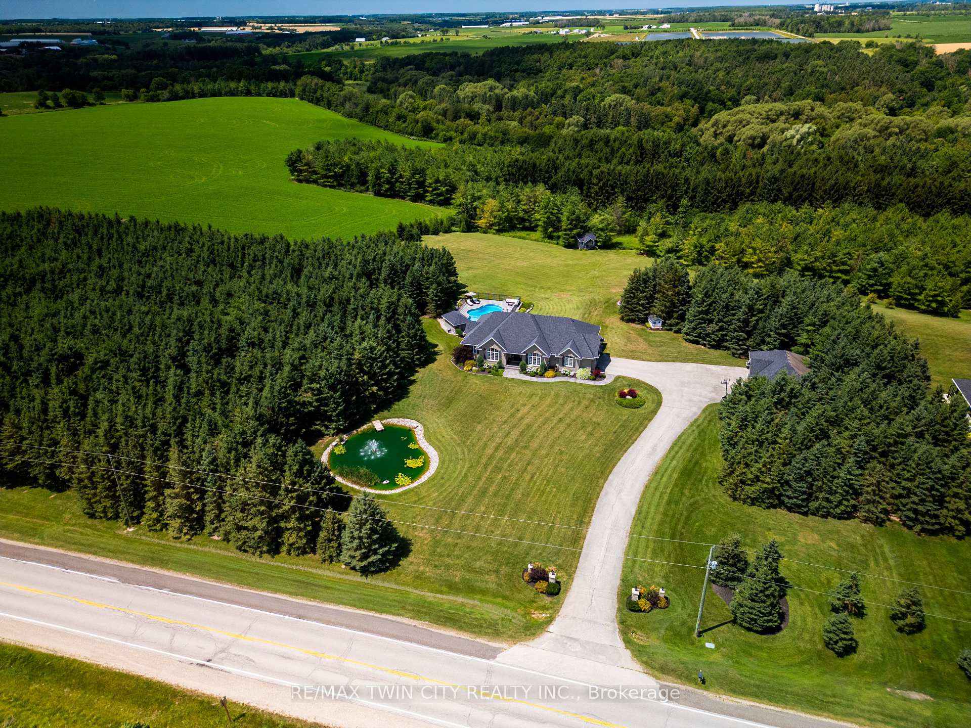 Photo 2 of 7118 Wellington Rd 11, Mapleton, Rural Mapleton — HOMEH