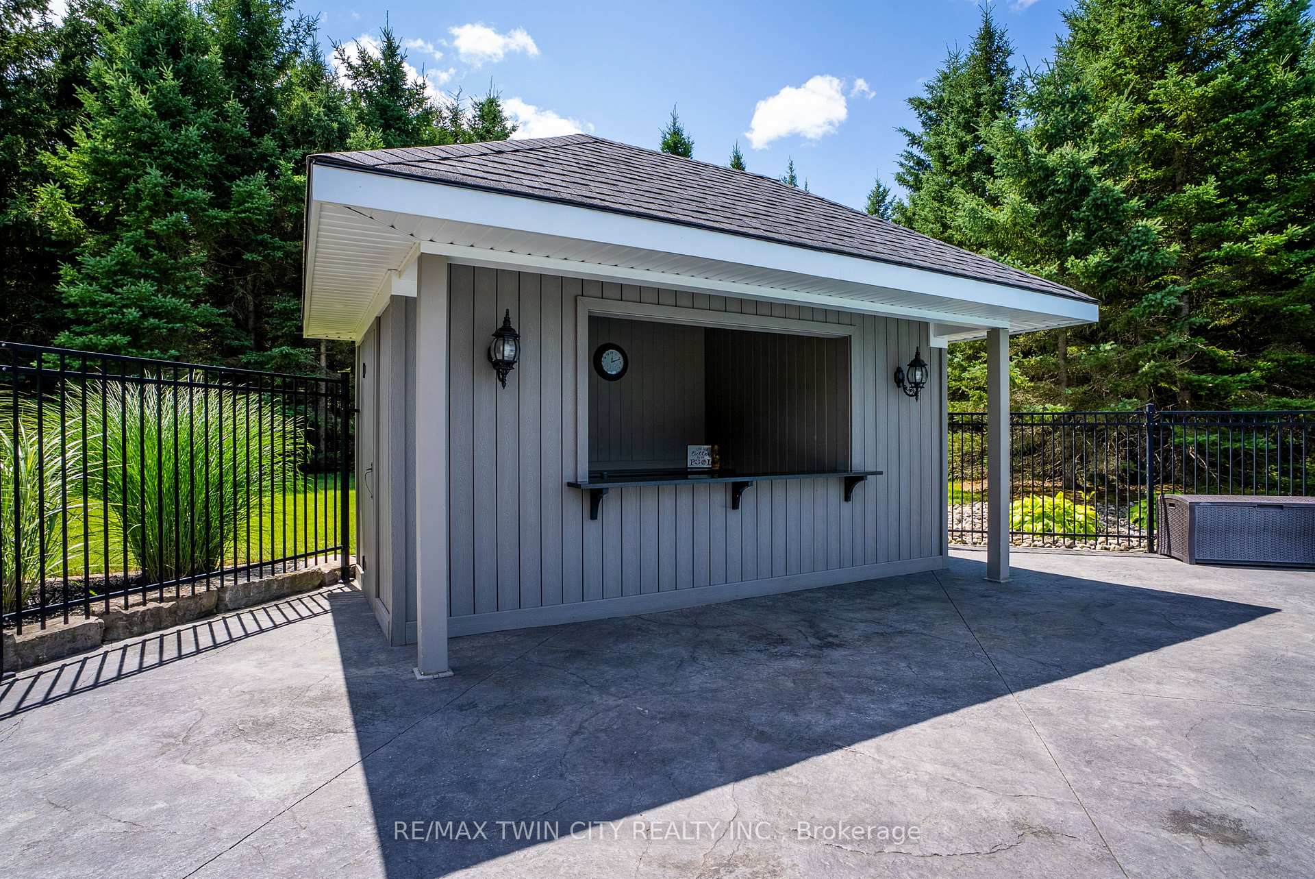 Photo 8 of 7118 Wellington Rd 11, Mapleton, Rural Mapleton — HOMEH