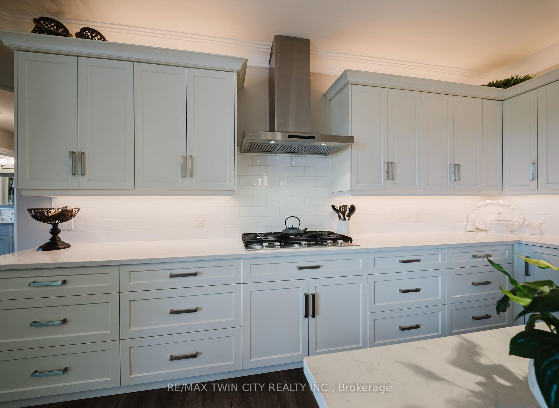 Photo 22 of 7118 Wellington Rd 11, Mapleton, Rural Mapleton — HOMEH