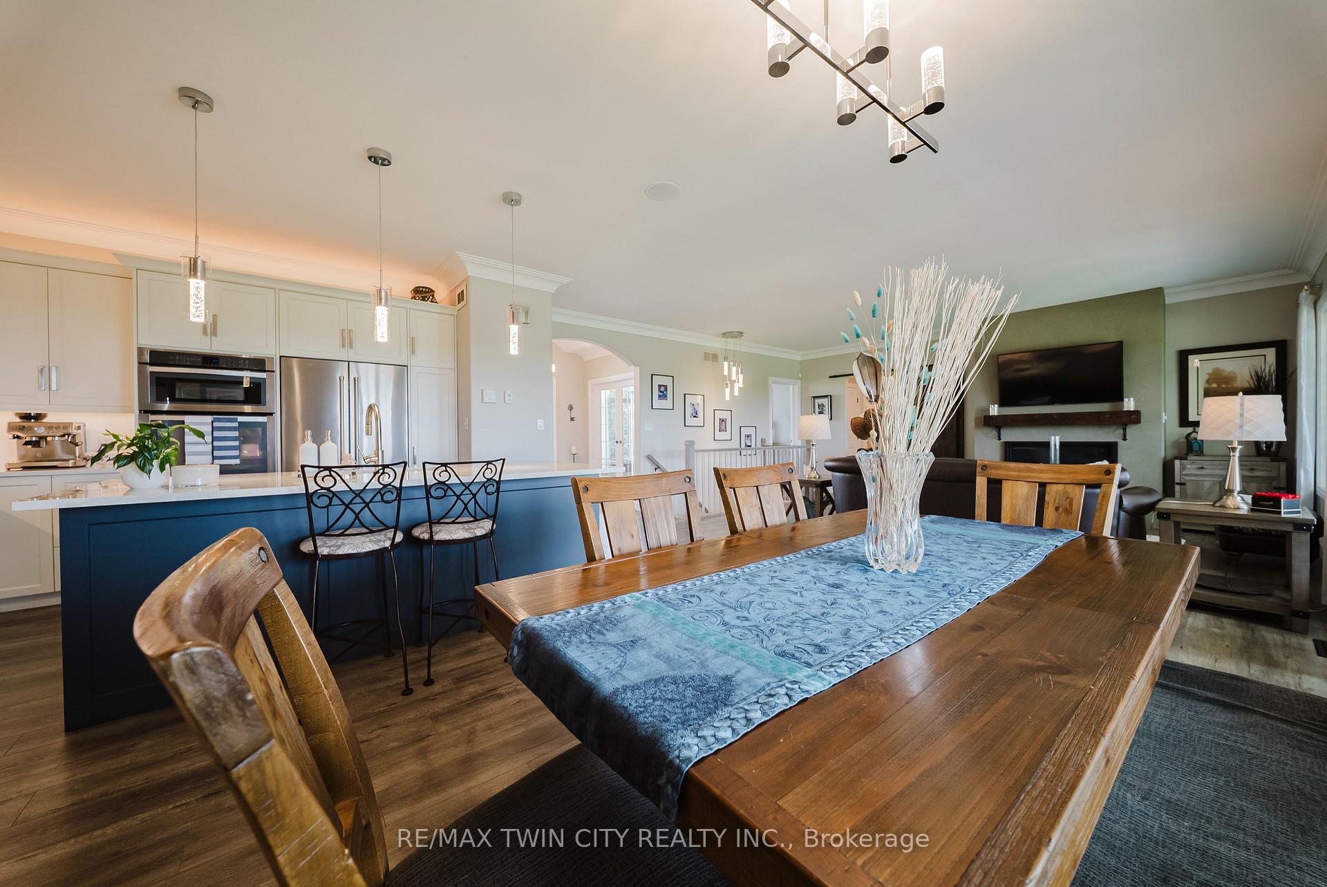 Photo 24 of 7118 Wellington Rd 11, Mapleton, Rural Mapleton — HOMEH