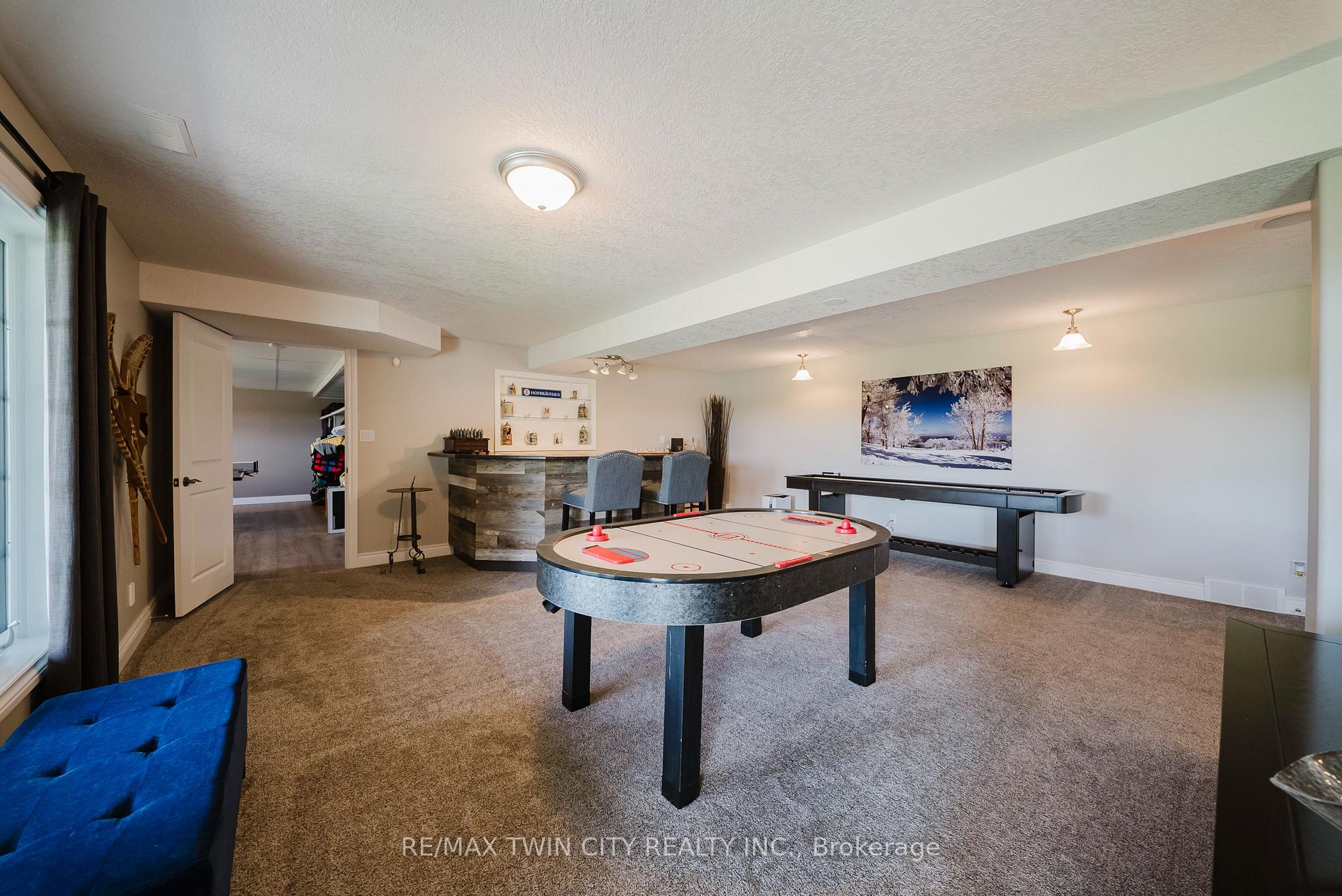 Photo 34 of 7118 Wellington Rd 11, Mapleton, Rural Mapleton — HOMEH