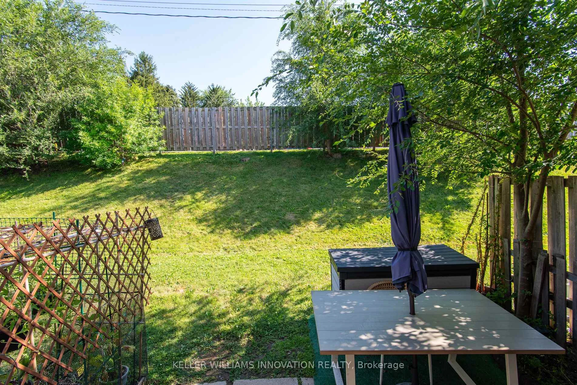 Photo 11 of Unit C, 304 Bluevale Street, Waterloo, Lincoln Heights — HOMEH