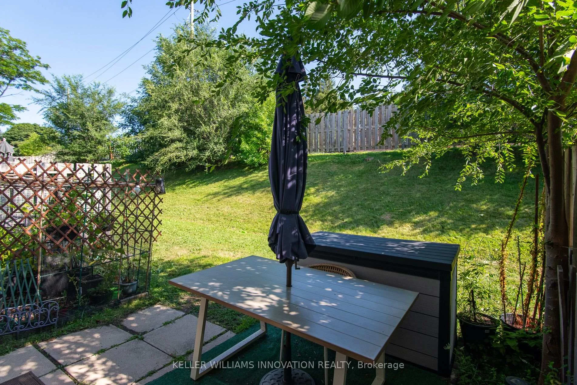 Photo 13 of Unit C, 304 Bluevale Street, Waterloo, Lincoln Heights — HOMEH