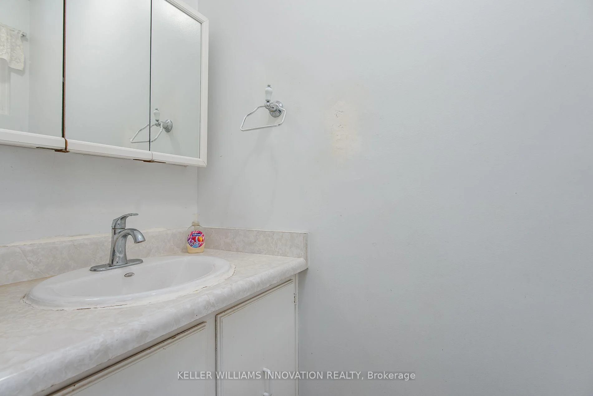 Photo 22 of Unit C, 304 Bluevale Street, Waterloo, Lincoln Heights — HOMEH
