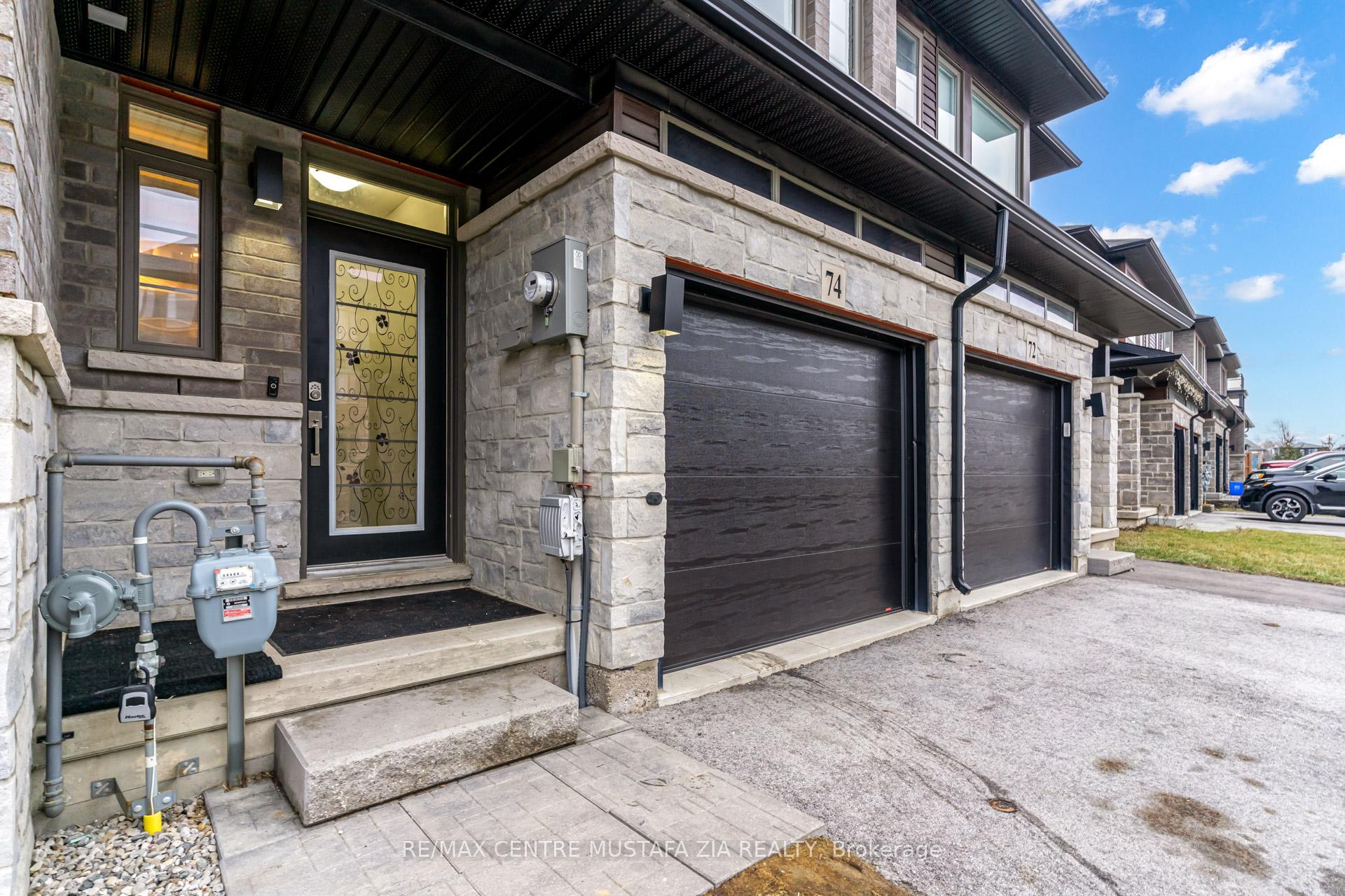 Photo 4 of 74 Soho Street, Hamilton, Stoney Creek Mountain — HOMEH