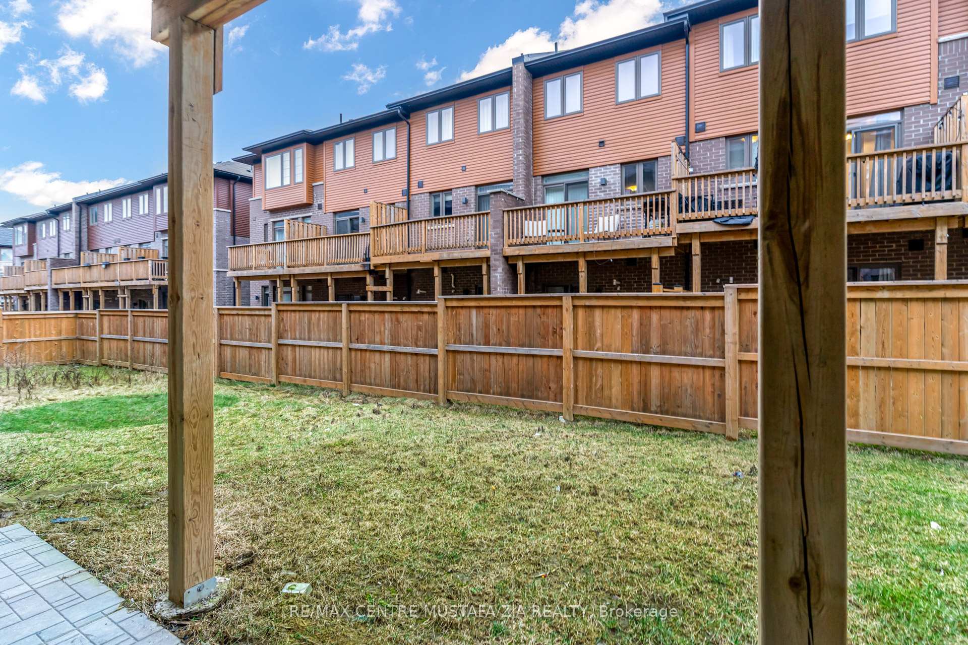 Photo 34 of 74 Soho Street, Hamilton, Stoney Creek Mountain — HOMEH