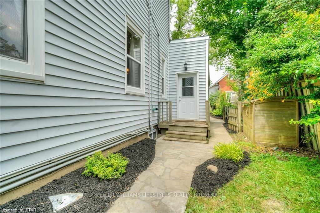 Photo 2 of 492 Emery Street E, London, South F — HOMEH