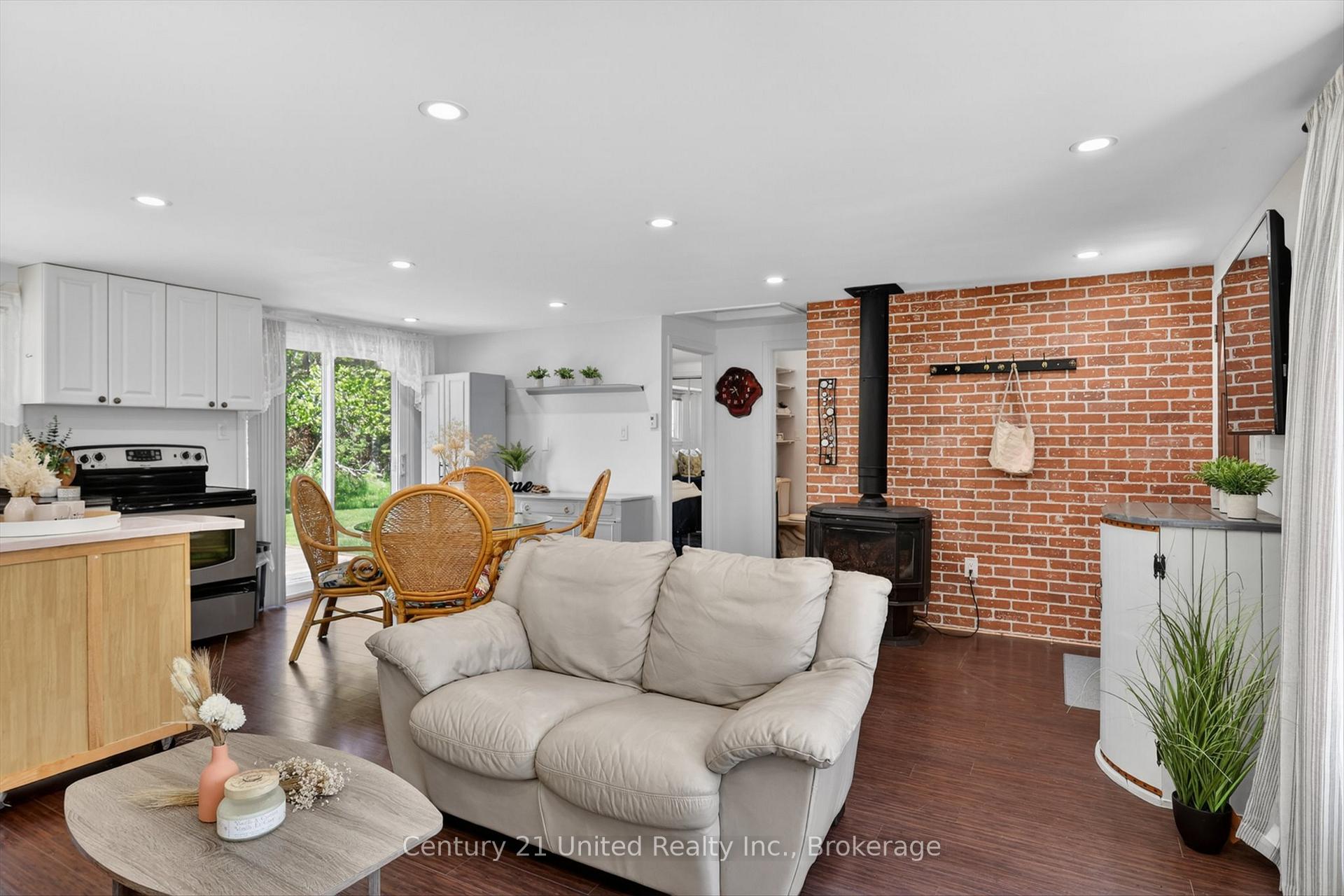 Photo 11 of 98 Lakeview Cottage Road, Kawartha Lakes, Bexley — HOMEH