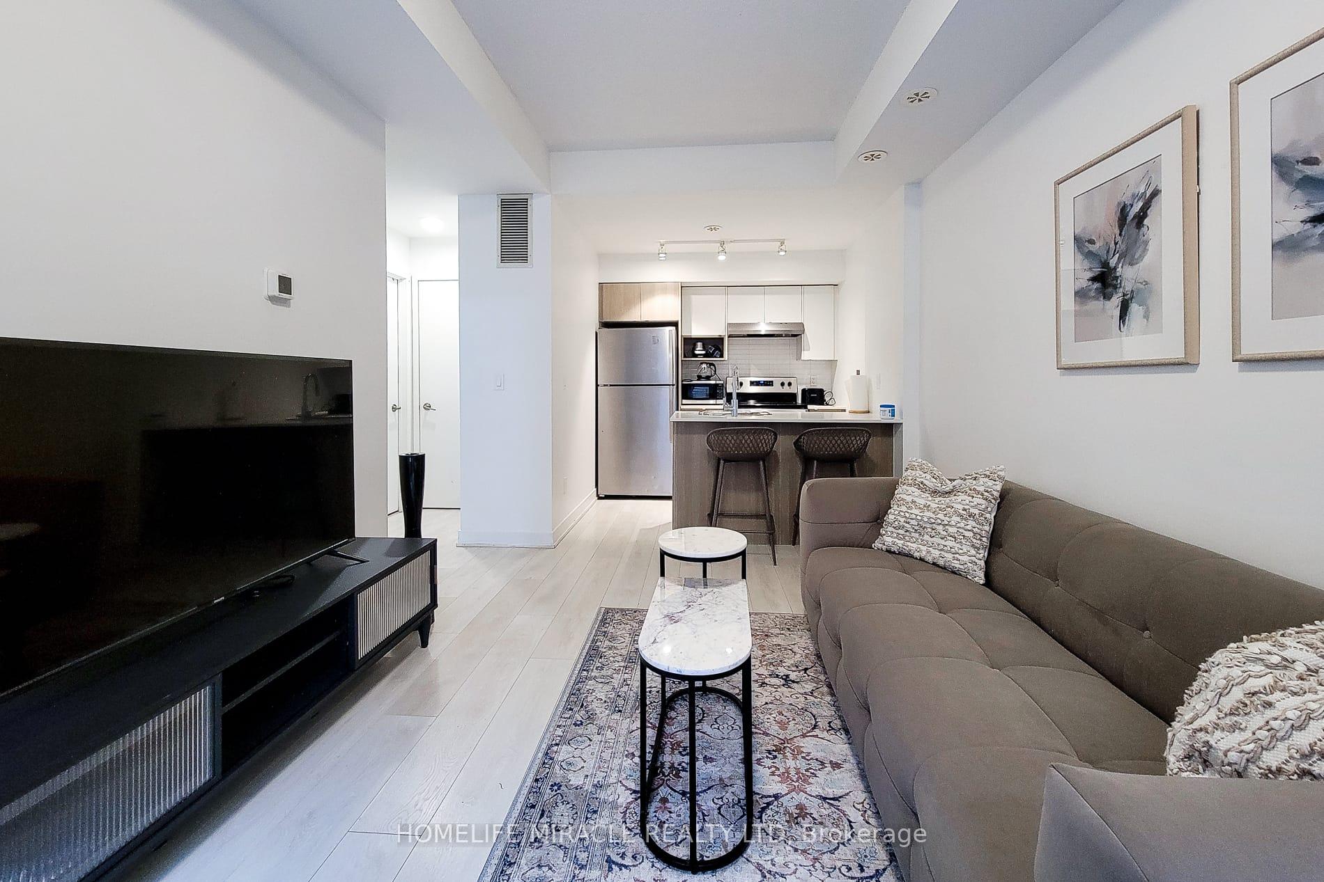 Photo 5 of 1127 Cooke Boulevard, Burlington, LaSalle — HOMEH