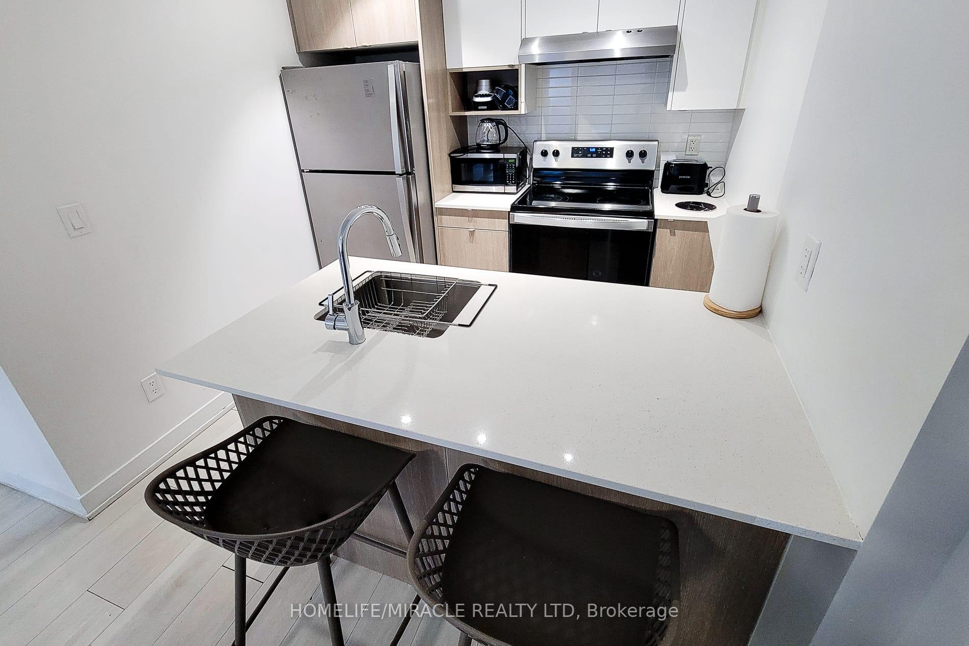 Photo 7 of 1127 Cooke Boulevard, Burlington, LaSalle — HOMEH