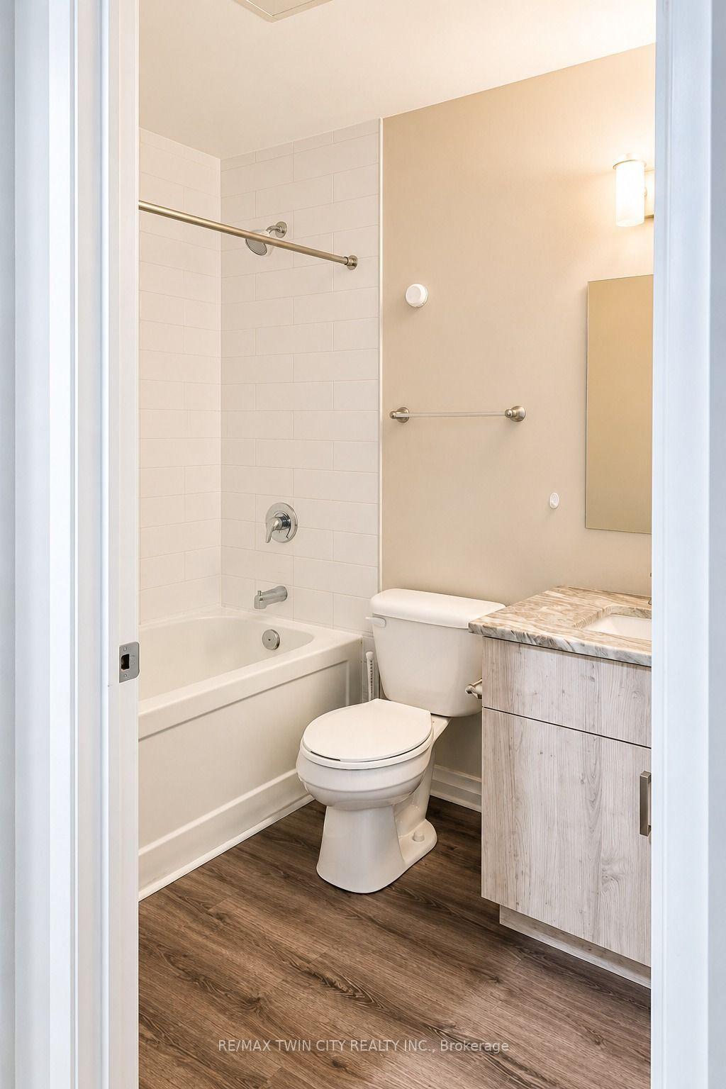 Photo 6 of 108 Garment Street, Kitchener, Cherry Hill — HOMEH