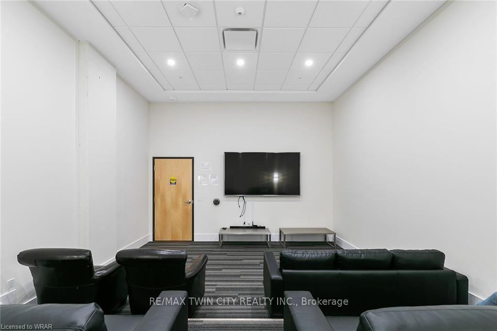 Photo 17 of 108 Garment Street, Kitchener, Cherry Hill — HOMEH