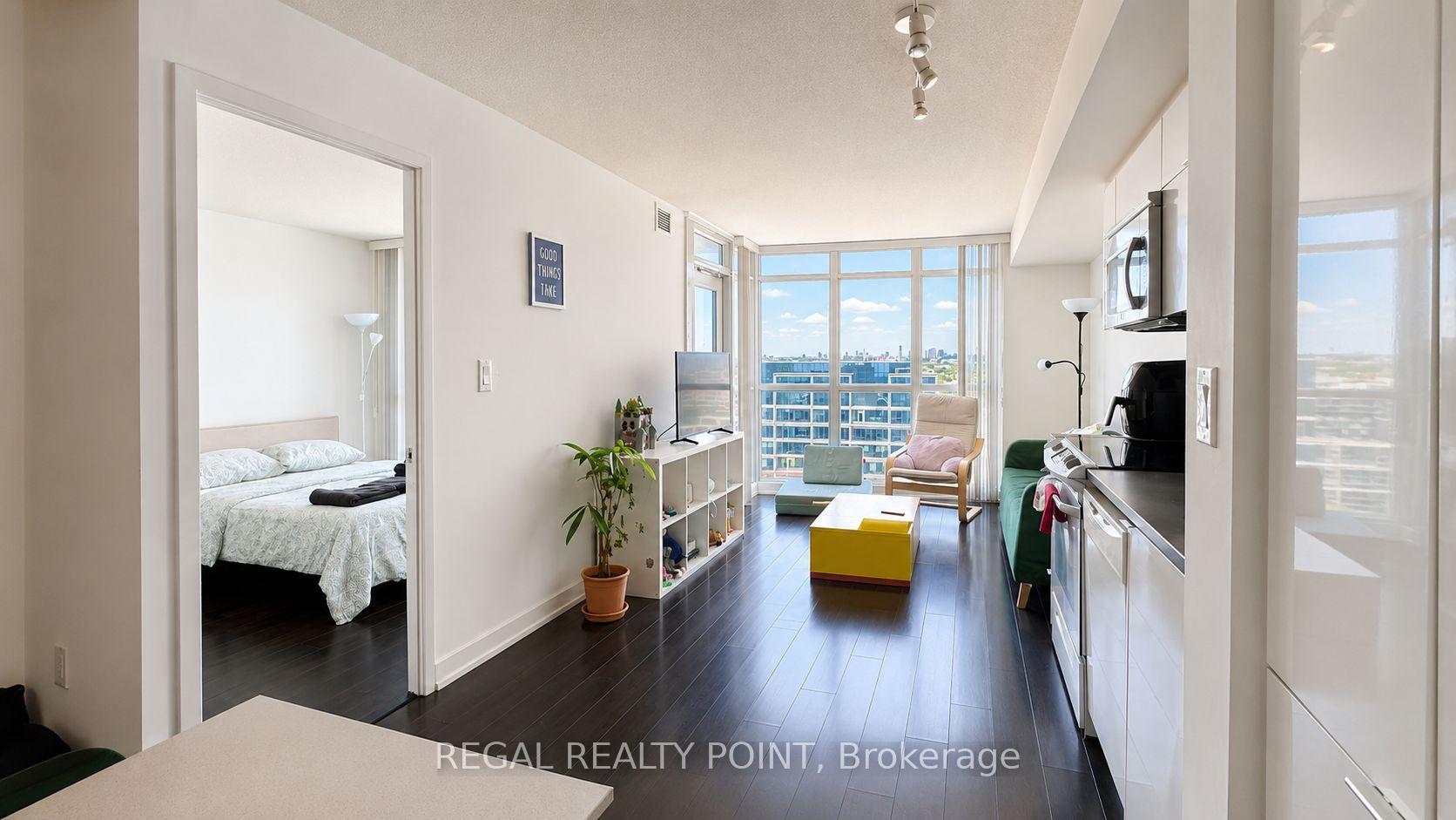 Photo 6 of Unit 3015, 21 Iceboat Terrace, Toronto, Waterfront Communities — HOMEH