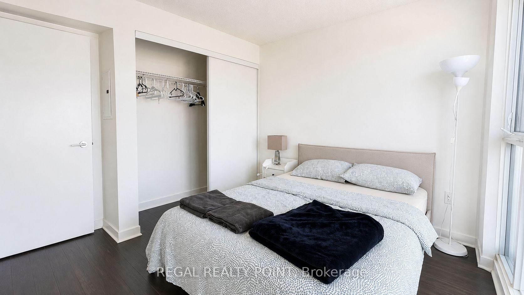 Photo 10 of Unit 3015, 21 Iceboat Terrace, Toronto, Waterfront Communities — HOMEH