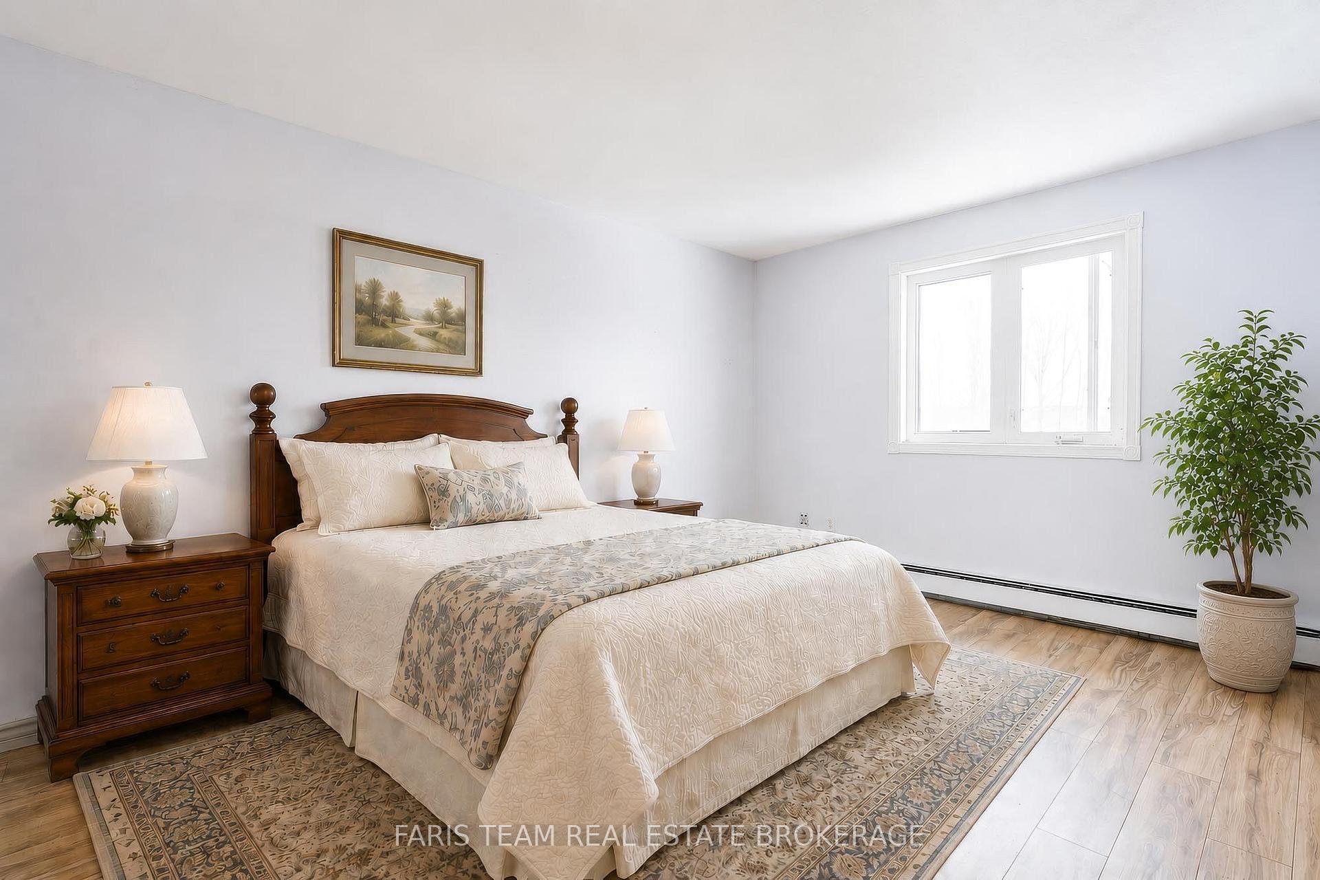 Photo 5 of 1008 Rainbow Valley Road W, Springwater, Rural Springwater — HOMEH