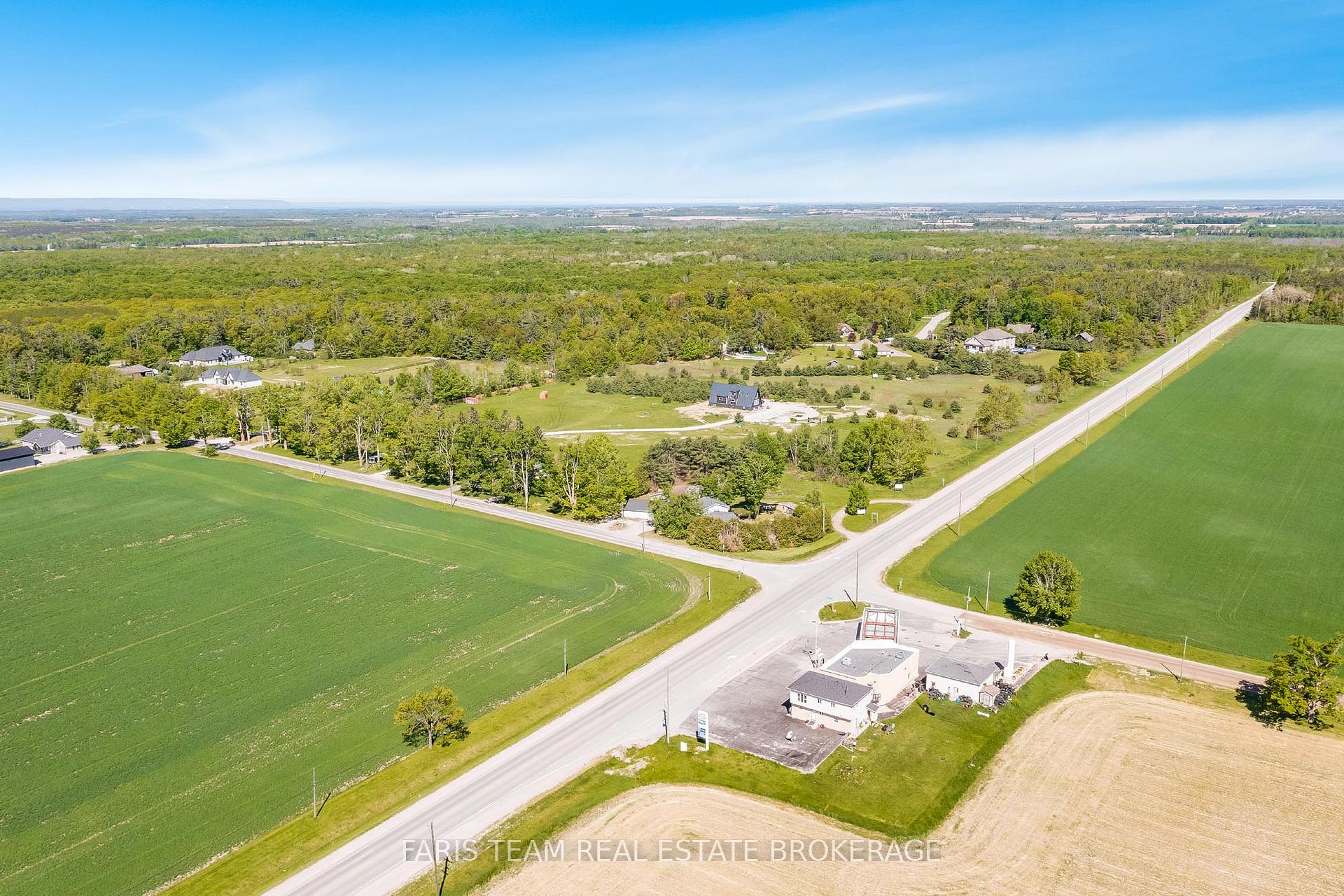 Photo 10 of 1008 Rainbow Valley Road W, Springwater, Rural Springwater — HOMEH