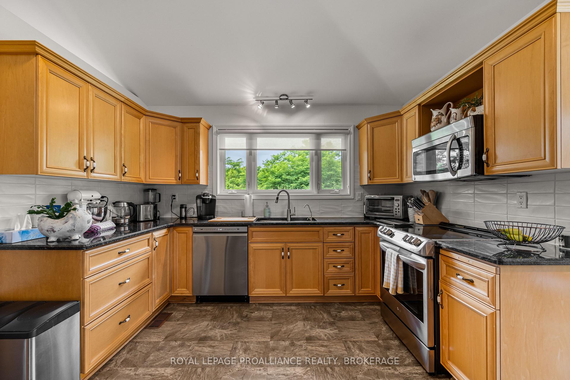 Photo 17 of 3570 Desert Lake Road, Frontenac, Frontenac South — HOMEH