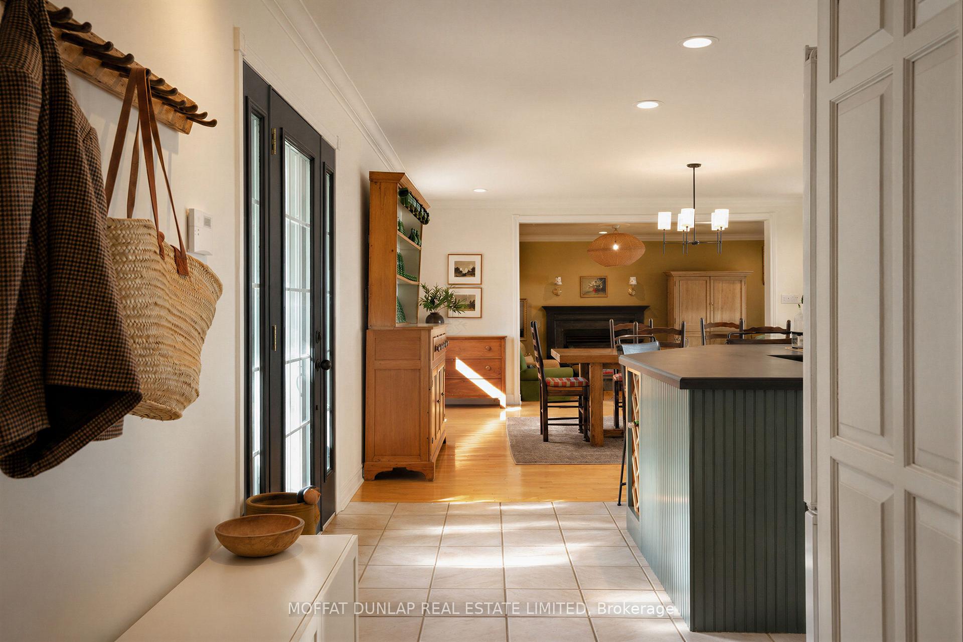 Photo 4 of 25 Grandview Crescent, Oro-Medonte, Rural Oro-Medonte — HOMEH