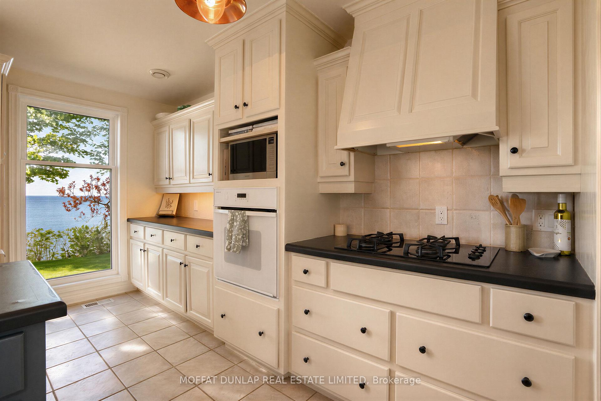 Photo 7 of 25 Grandview Crescent, Oro-Medonte, Rural Oro-Medonte — HOMEH