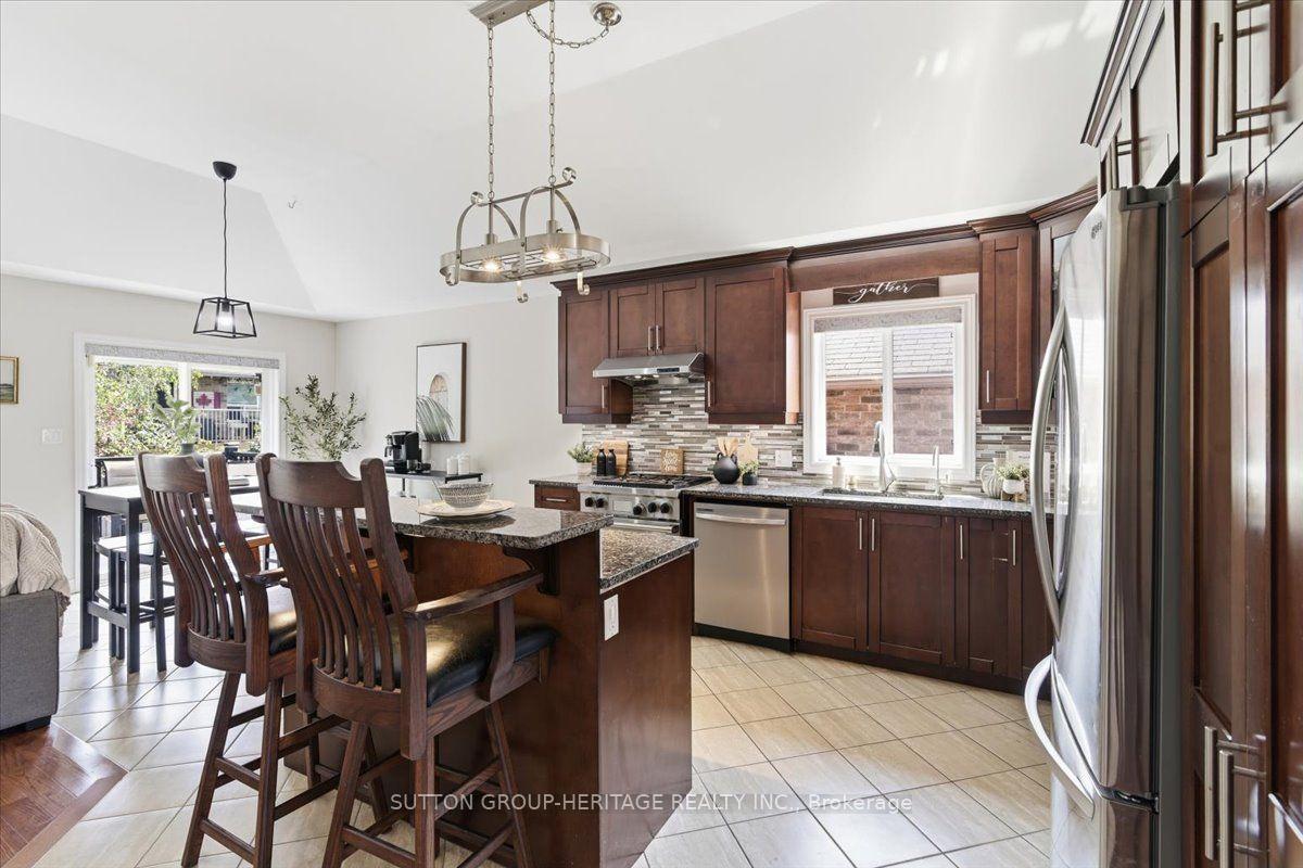 Photo 10 of 7 Holtom Street, Kawartha Lakes, Lindsay — HOMEH