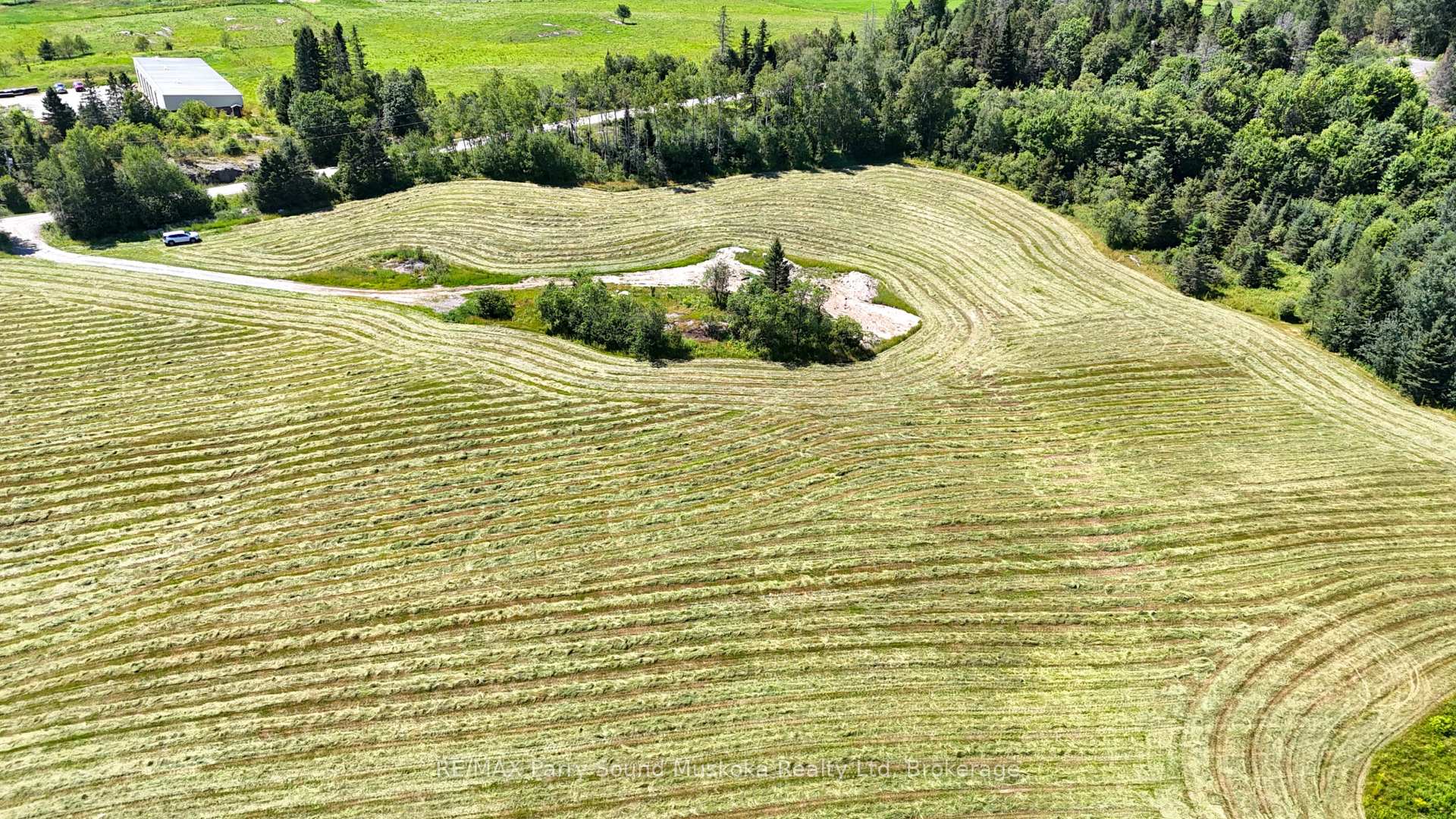 Photo 3 of 31 Miller Road, Magnetawan — HOMEH