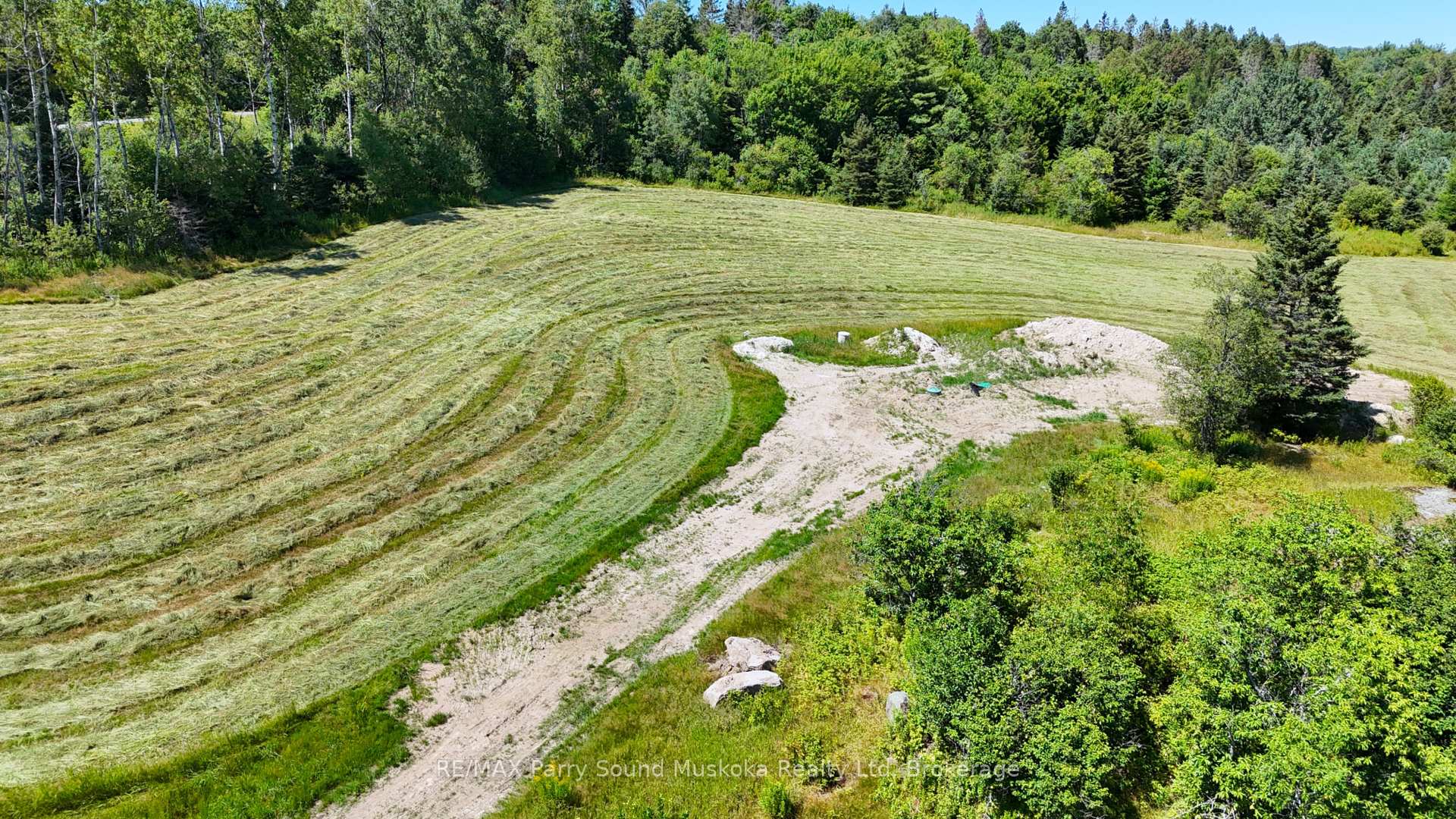Photo 6 of 31 Miller Road, Magnetawan — HOMEH