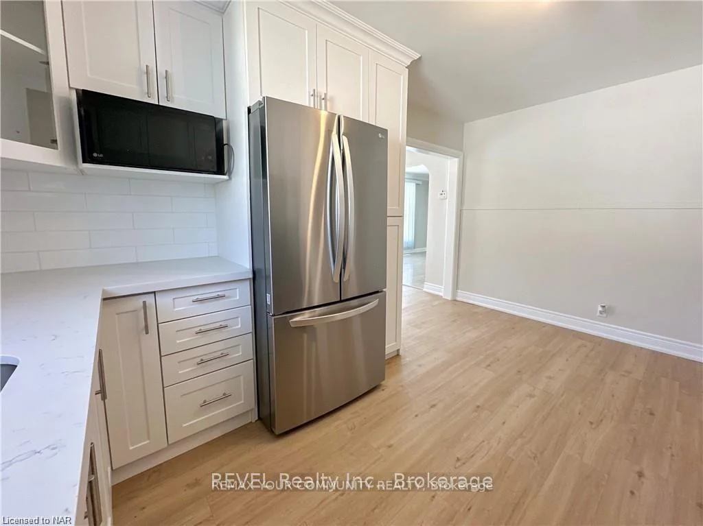 Photo 2 of 19 Cameron Avenue, Welland, Lincoln/Crowland — HOMEH