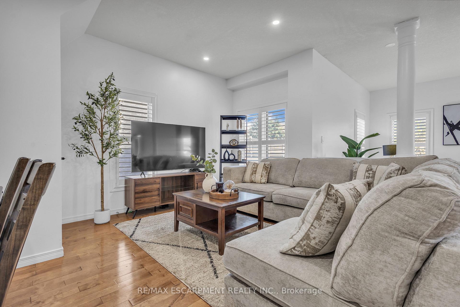 Photo 14 of 73 Fitzgerald Drive, Cambridge, Little's Corners — HOMEH