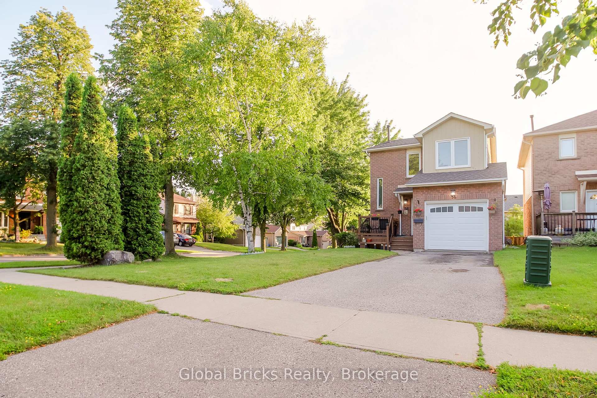 Photo 4 of 56 Winston Crescent, Whitby, Blue Grass Meadows — HOMEH