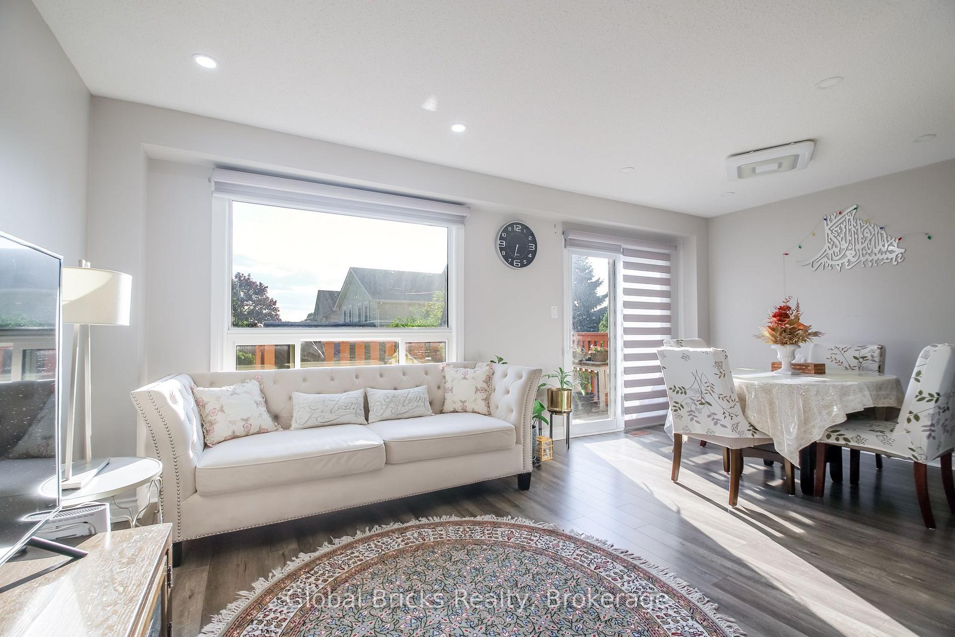 Photo 8 of 56 Winston Crescent, Whitby, Blue Grass Meadows — HOMEH