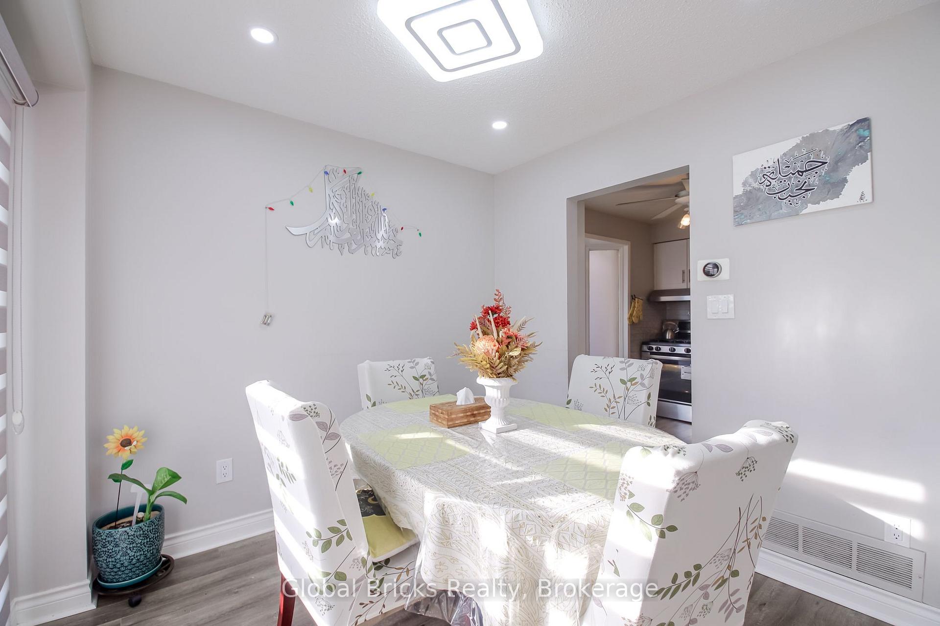 Photo 11 of 56 Winston Crescent, Whitby, Blue Grass Meadows — HOMEH