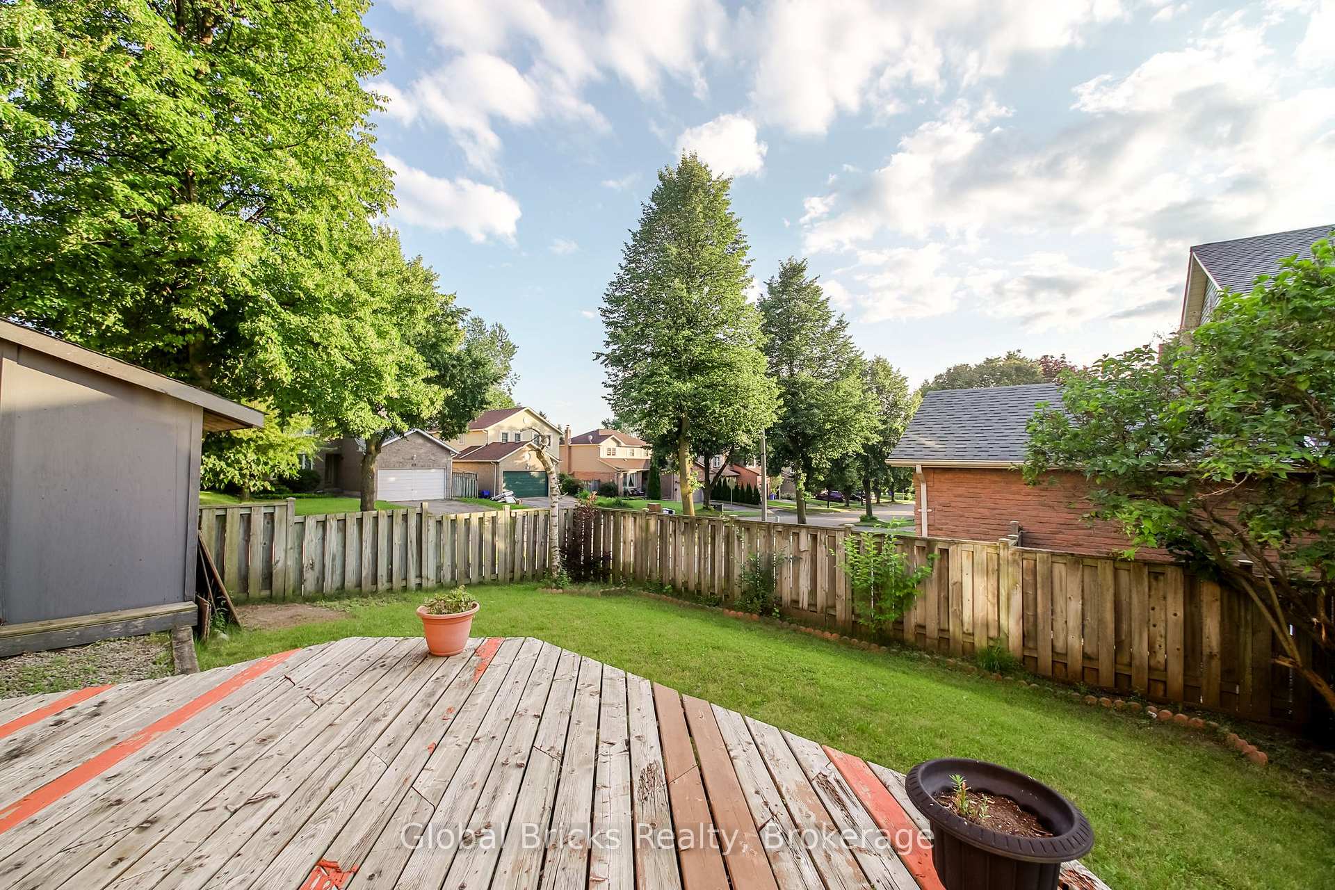 Photo 19 of 56 Winston Crescent, Whitby, Blue Grass Meadows — HOMEH